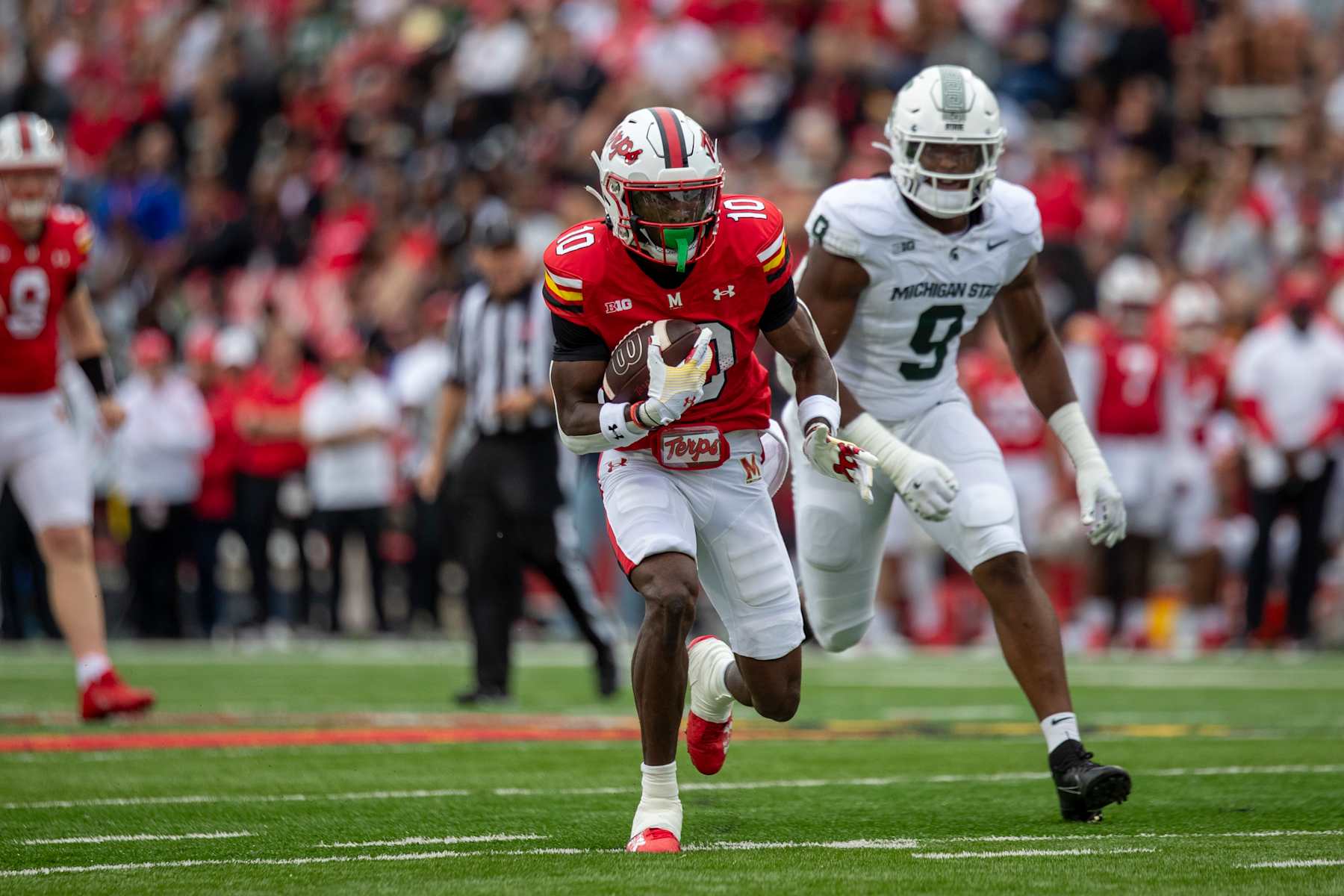 COLLEGE PARK, MD - SEPTEMBER 07: Maryland Terrapins wide receiver Tai Felton (10) runs up field after a catch during the Michigan State Spartans versus the Maryland Terrapins game on September 7, 2024, at SECU Stadium in College Park, MD. (Photo by Charles Brock/Icon Sportswire via Getty Images)