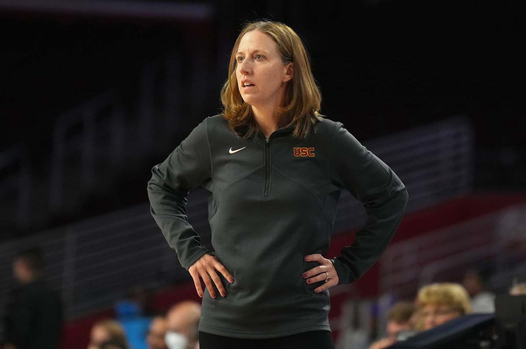 LOS ANGELES, CALIFORNIA - NOVEMBER 28: Southern California Trojans head coach Lindsay Gottlieb (right) talks with guard McKenzie Forbes (25) during a NCAA college women's basketball game against the Cal Poly SLO Mustangs on November 28, 2023 in Los Angeles, California. USC defeated Cal Poly 85-44.  (Photo by Kirby Lee/Getty Images)