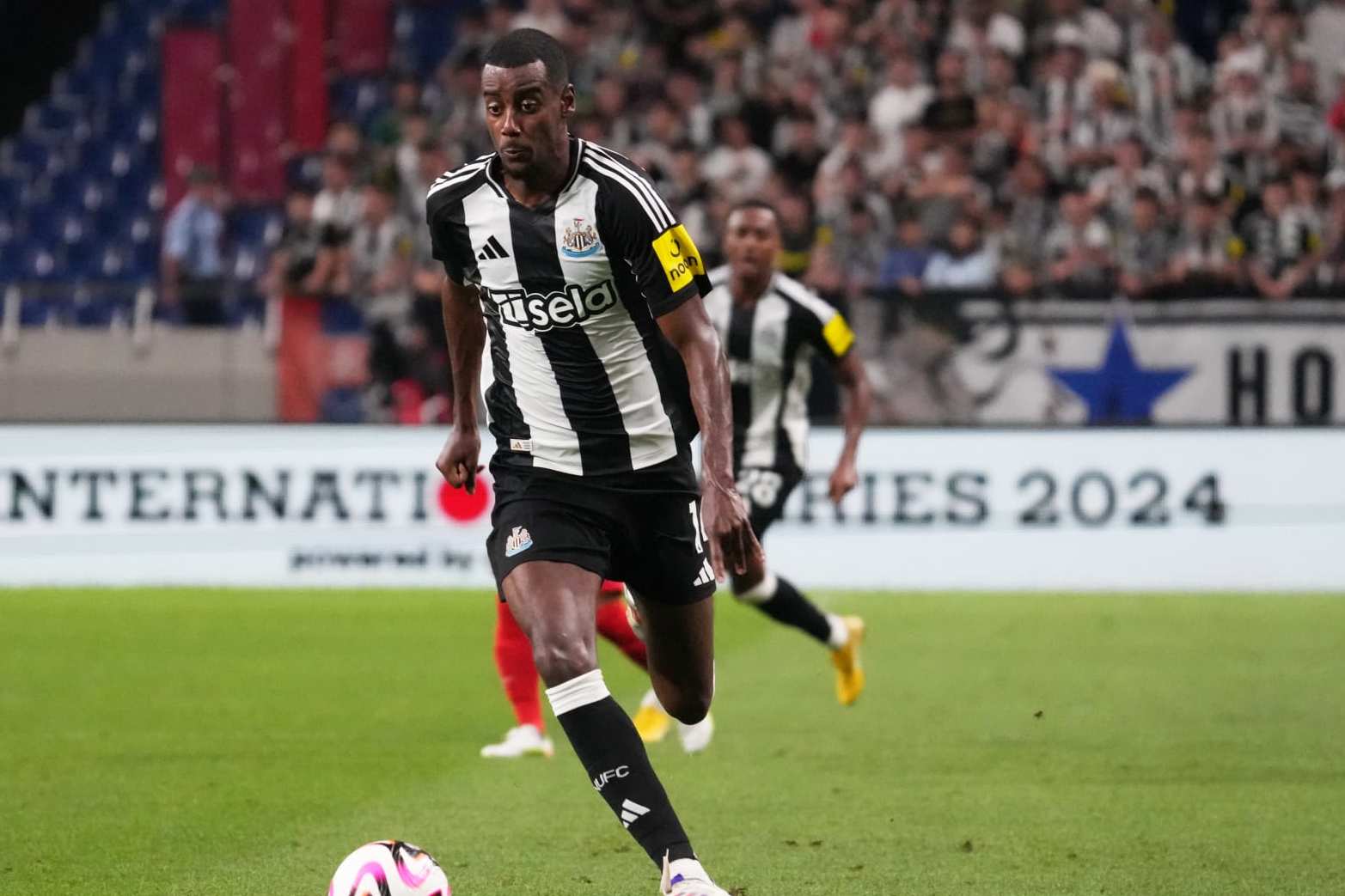 SAITAMA, JAPAN - JULY 31: Alexander Isak of Newcastle United in action during the J.LEAGUE International Series 2024 powered by docomo match between Urawa Red Diamonds and Newcastle United at Saitama Stadium on July 31, 2024 in Saitama, Japan. (Photo by Etsuo Hara/Getty Images)