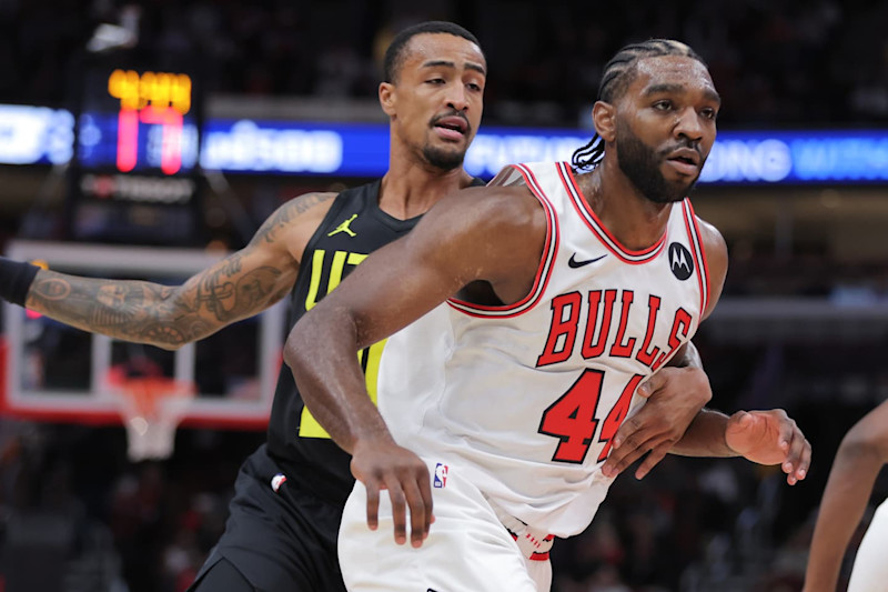 CHICAGO, IL - NOVEMBER 04: Utah Jazz forward John Collins (20) guards Chicago Bulls forward Patrick Williams (44) during the first half on November 4, 2024 at the United Center in Chicago,Illinois.(Photo by Melissa Tamez/Icon Sportswire via Getty Images)