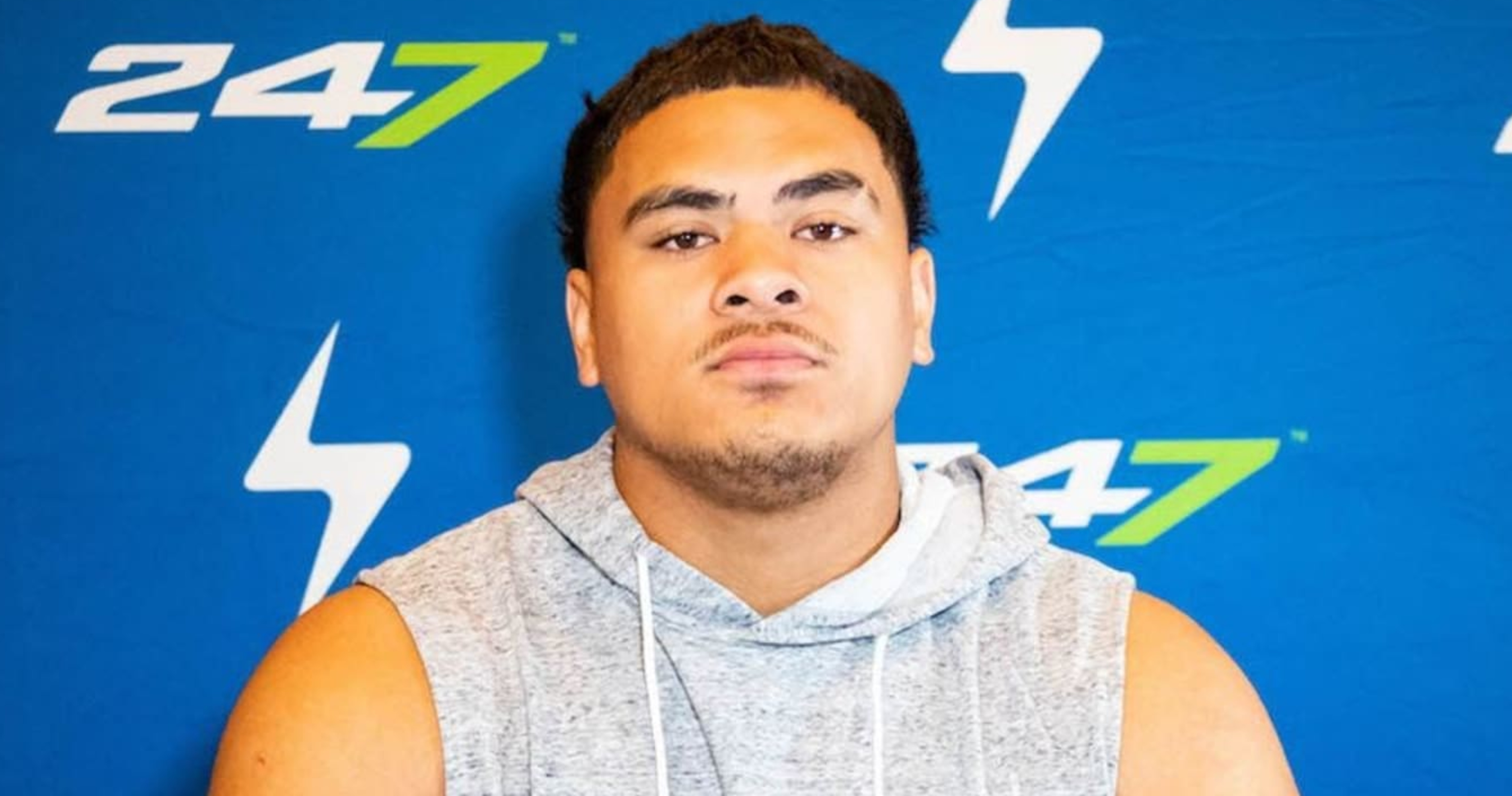 5Star OL S.J. Alofaituli Commits to Mario Cristobal's Miami over