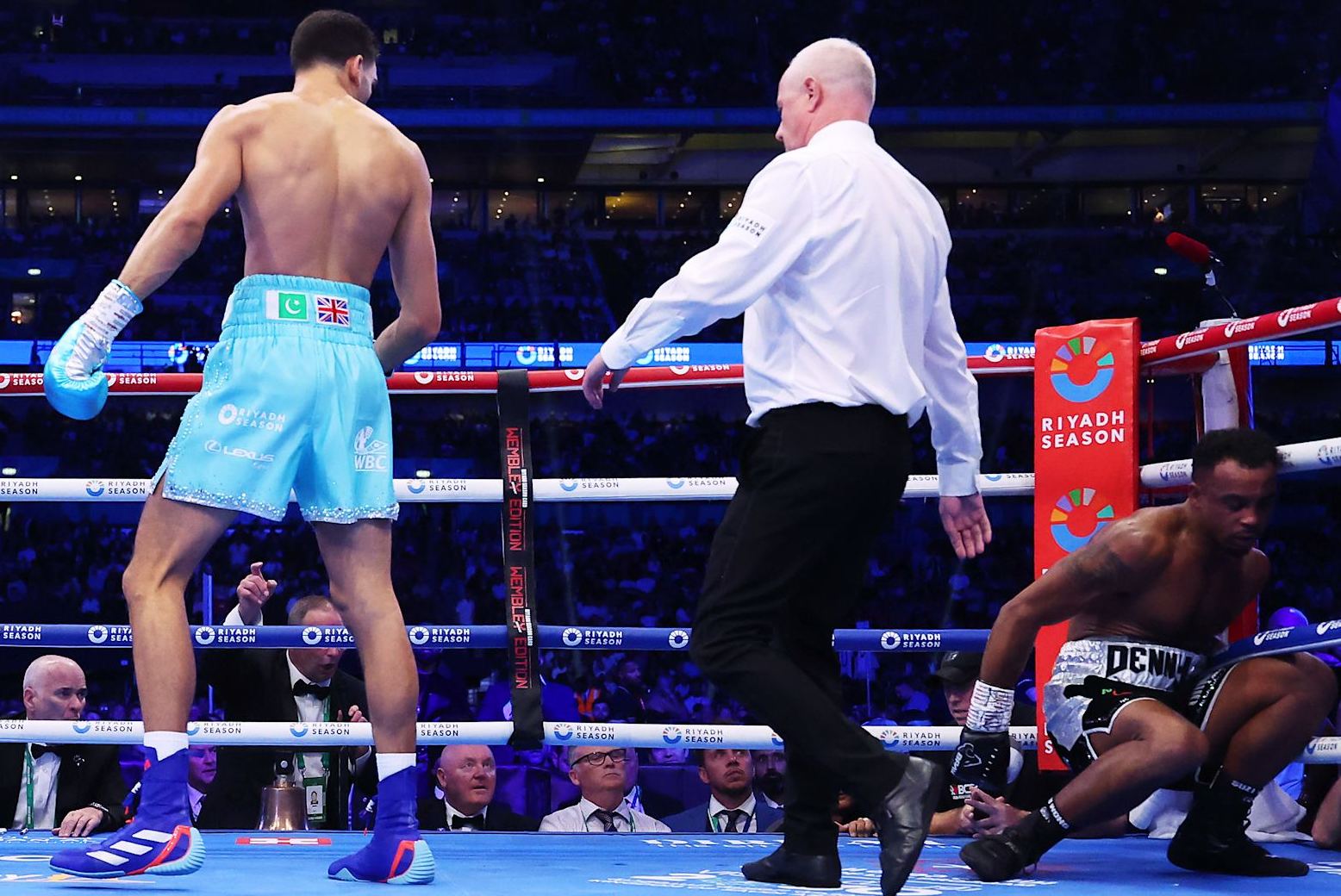 LONDON, ENGLAND - SEPTEMBER 21: Hamzah Sheeraz knocks out Tyler Denny during the EBU European Middleweight Title fight between Tyler Denny and Hamzah Sheeraz, on the Riyadh Season - Wembley Edition card at Wembley Stadium on September 21, 2024 in London, England. (Photo by Richard Pelham/Getty Images)