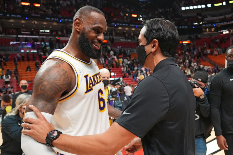 MIAMI, FL - JANUARY 23: LeBron James #6 of the Los Angeles Lakers and Head Coach Erik Spoelstra of the Miami Heat hug after a game on January 23, 2022 at The FTX Arena in Miami, Florida. NOTE TO USER: User expressly acknowledges and agrees that, by downloading and/or using this Photograph, user is consenting to the terms and conditions of the Getty Images License Agreement. Mandatory Copyright Notice: Copyright 2022 NBAE (Photo by Jesse D. Garrabrant/NBAE via Getty Images)