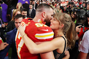 Video: Taylor Swift Thanks Chiefs' Travis Kelce During MTV VMAs Acceptance Speech