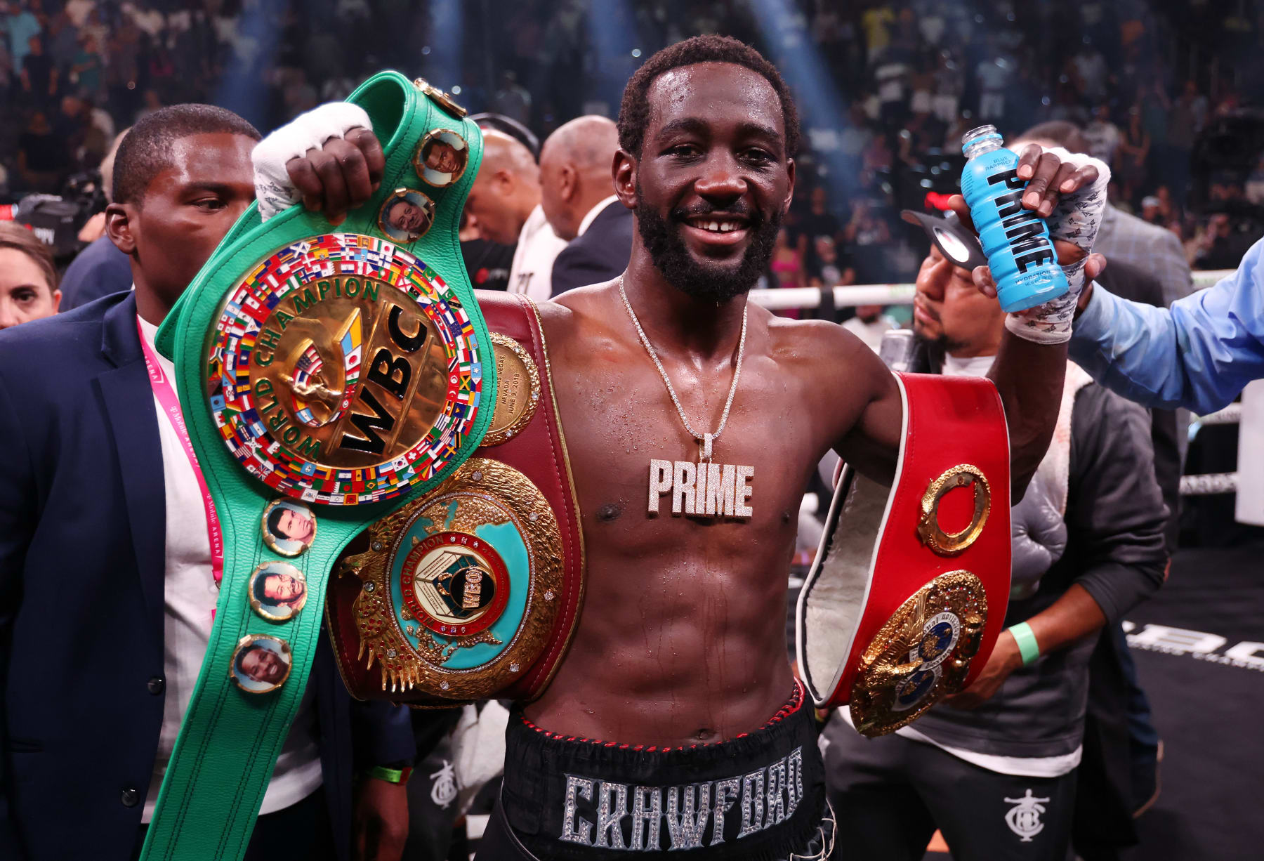 The Best Boxer Today? Terence Crawford Puts on a Clinic to Unify Welterweight Titles - Vimarsana News