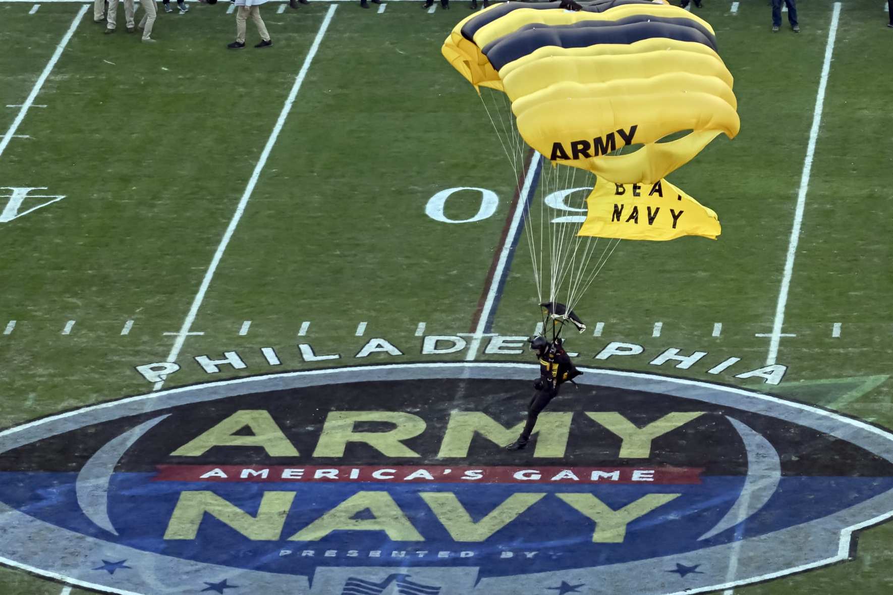 PHILADELPHIA, PA - DECEMBER 10: A member of the Army Golden Knights parachute team, comes into the stadium for the 123rd playing of the Army Navy game on December 10, 2022 at Lincoln Financial Field in Philadelphia, PA. (Photo by Mark Goldman/Icon Sportswire via Getty Images)