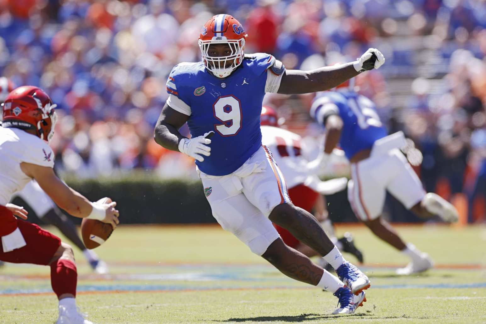 GAINESVILLE, FL - OCTOBER 02: Florida Gators defensive lineman Gervon Dexter Sr. (9) rushes on defense during a college football game against the Eastern Washington Eagles on October 2, 2022 at Ben Hill Griffin Stadium at Florida Field in Gainesville, Florida. (Photo by Joe Robbins/Icon Sportswire via Getty Images)