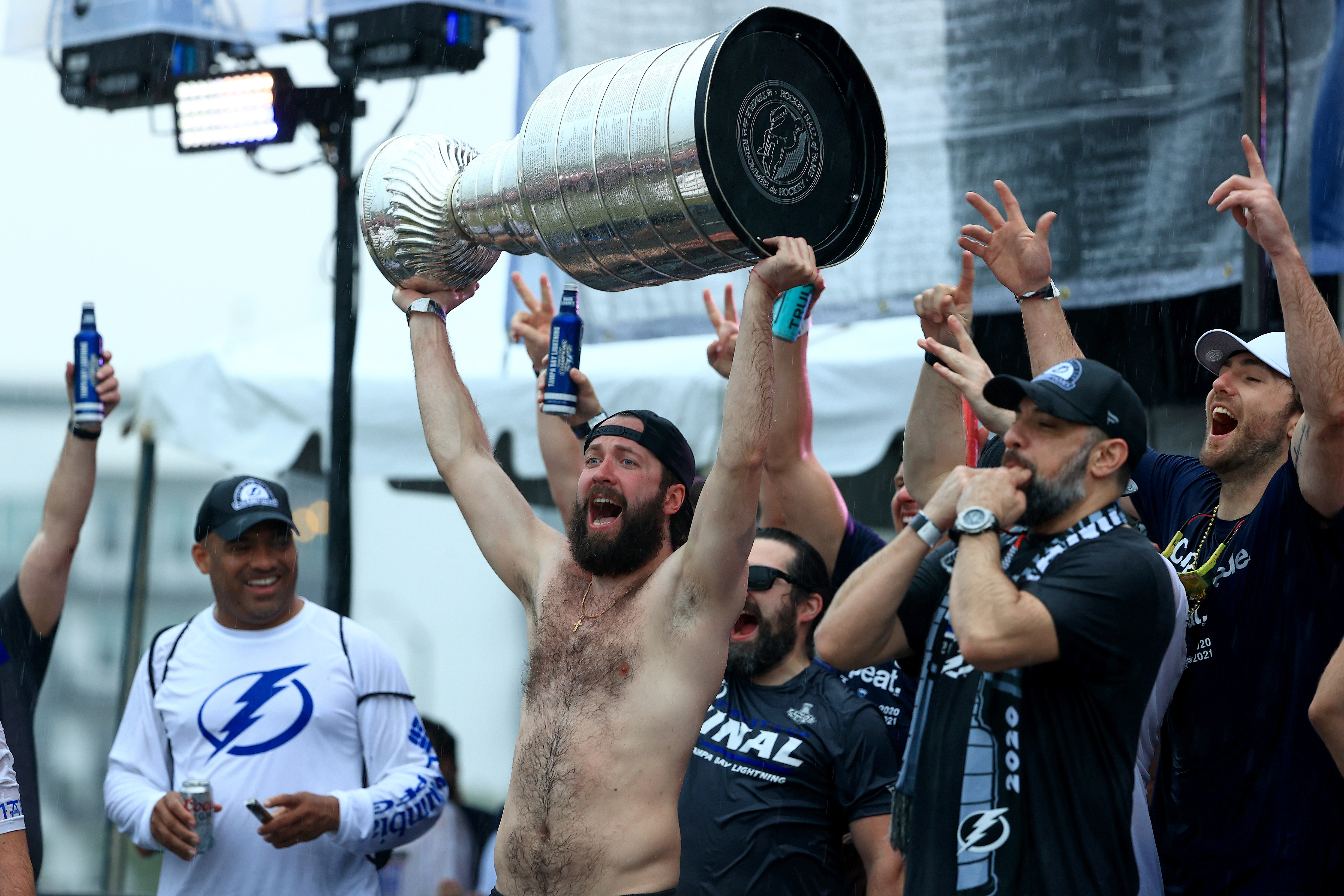 Stanley Cup gets dented during Lightning's championship boat parade 