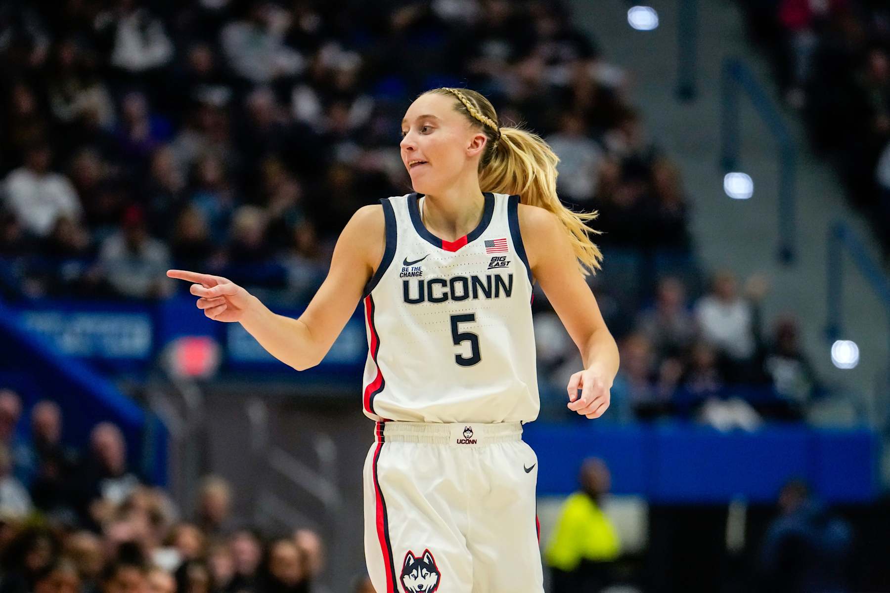 HARTFORD, CONNECTICUT - DECEMBER 15: Paige Bueckers #5 of the Connecticut Huskies plays against the Georgetown Hoyas during the second half of an NCAA basketball game at the XL Center on December 15, 2024 in Hartford, Connecticut. (Photo by Joe Buglewicz/Getty Images)