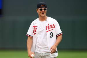 Vikings' JJ McCarthy Trolled by NFL Fans for Brutal 1st Pitch at Twins Game