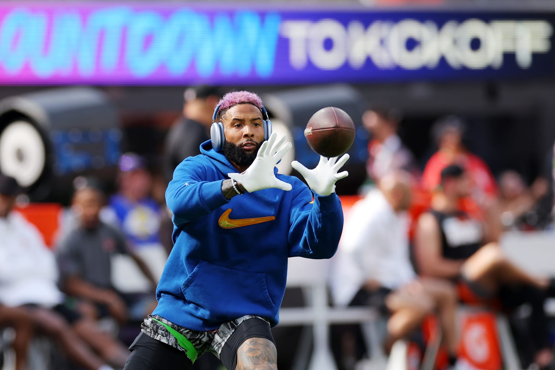 sports INGLEWOOD, CALIFORNIA - FEBRUARY 13: Odell Beckham Jr. # 3 of the Los Angeles Rams heats up prior to Super Bowl LVI versus the Cincinnati Bengals at SoFi Stadium on February 13, 2022 in Inglewood, California. (Photo by Kevin C. Cox/Getty Images)