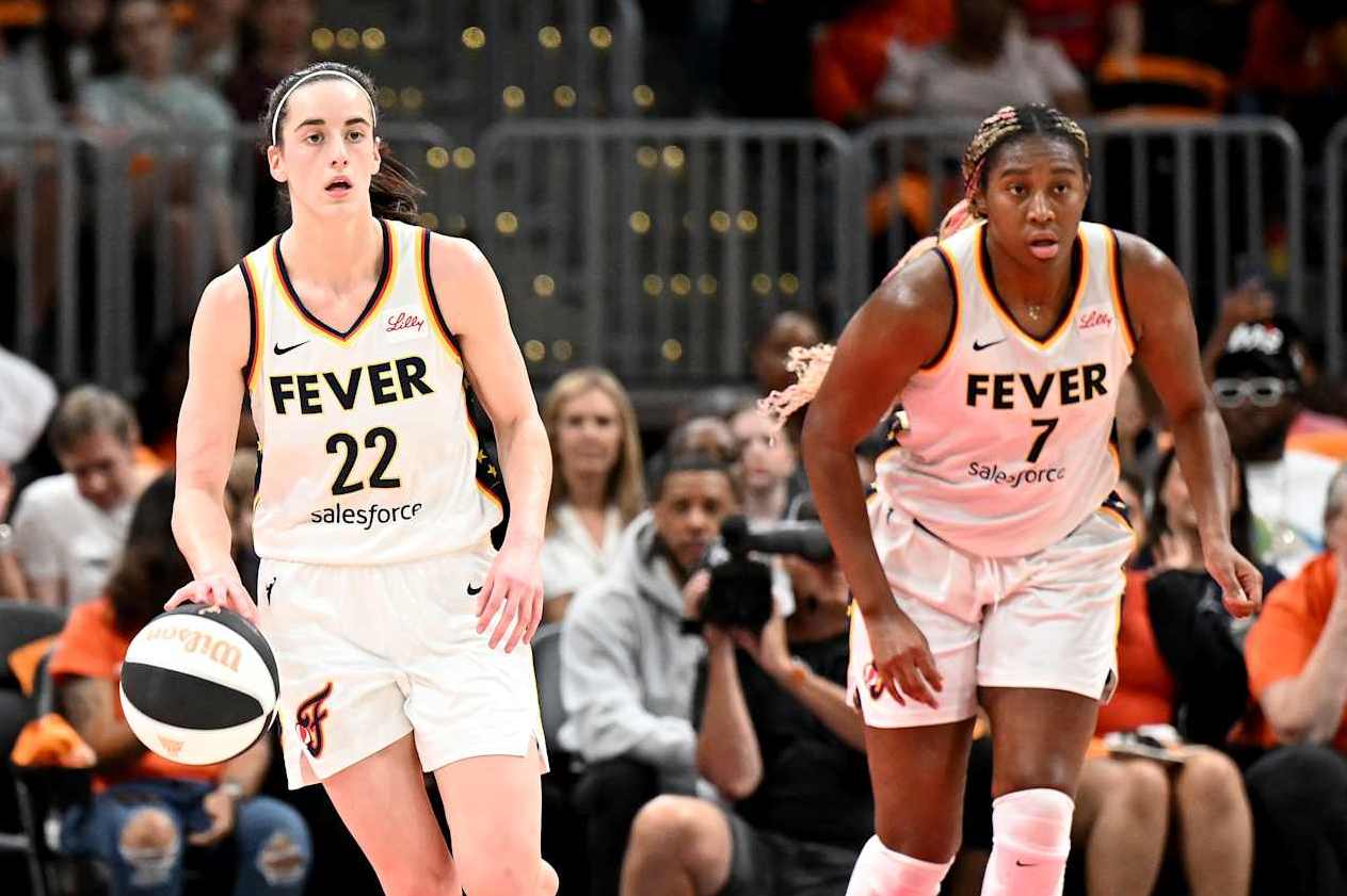 Caitlin Clark and Aliyah Boston