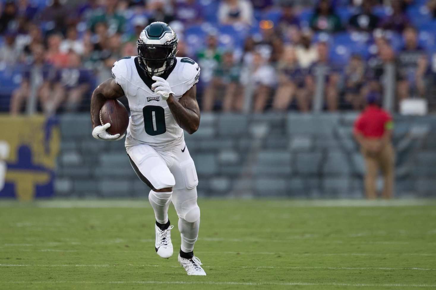 D'Andre Swift to become first Eagles player to wear No. 0; RB bids