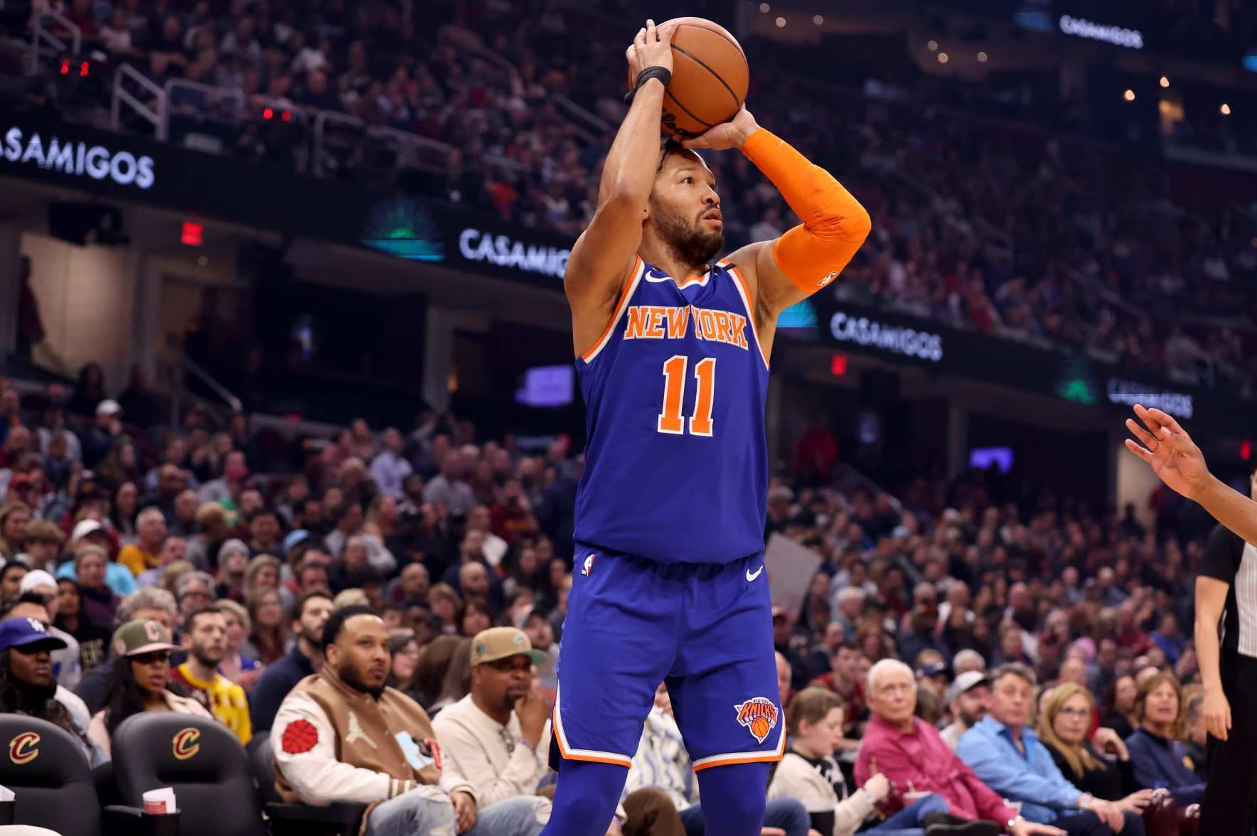 CLEVELAND, OH - MARCH 31: Jalen Brunson #11 of the New York Knicks shoots the ball during the game against the Cleveland Cavaliers on March 31, 2023 at Rocket Mortgage FieldHouse in Cleveland, Ohio. NOTE TO USER: User expressly acknowledges and agrees that, by downloading and/or using this Photograph, user is consenting to the terms and conditions of the Getty Images License Agreement. Mandatory Copyright Notice: Copyright 2023 NBAE (Photo by Lauren Leigh Bacho/NBAE via Getty Images)