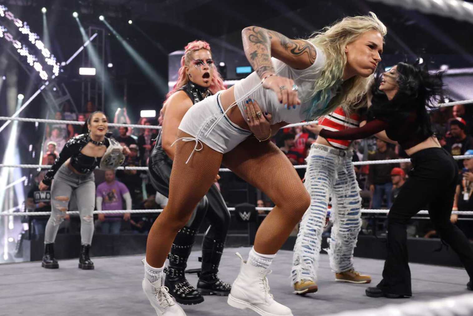 The top rising stars in the NXT women's division clashed in the Iron Survivor Challenge for a future shot at Roxanne Perez.
