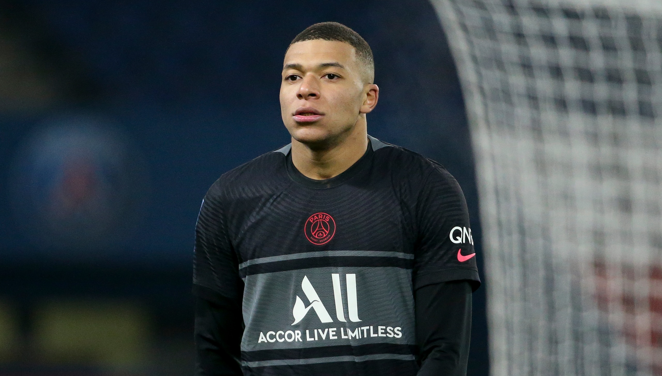 PARIS, FRANCE - JANUARY 15: Kylian Mbappe of PSG during the Ligue 1 Uber Eats's game between Paris Saint-Germain (PSG) and Stade Brestois 29 (Brest) at Parc des Princes stadium on January 15, 2022 in Paris, France. (Photo by John Berry/Getty Images)
