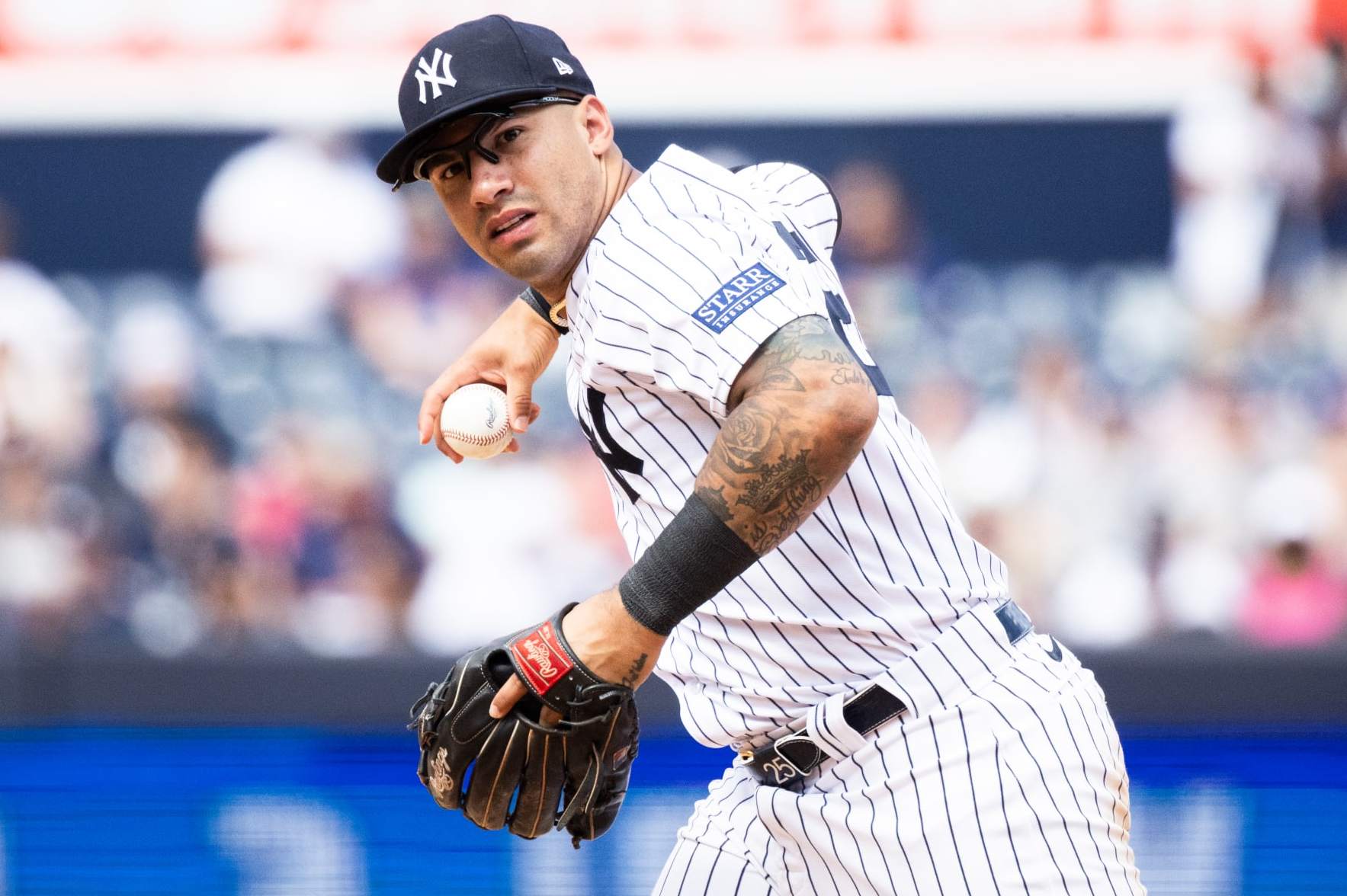 Gleyber Torres launches a solo homer, 04/28/2023