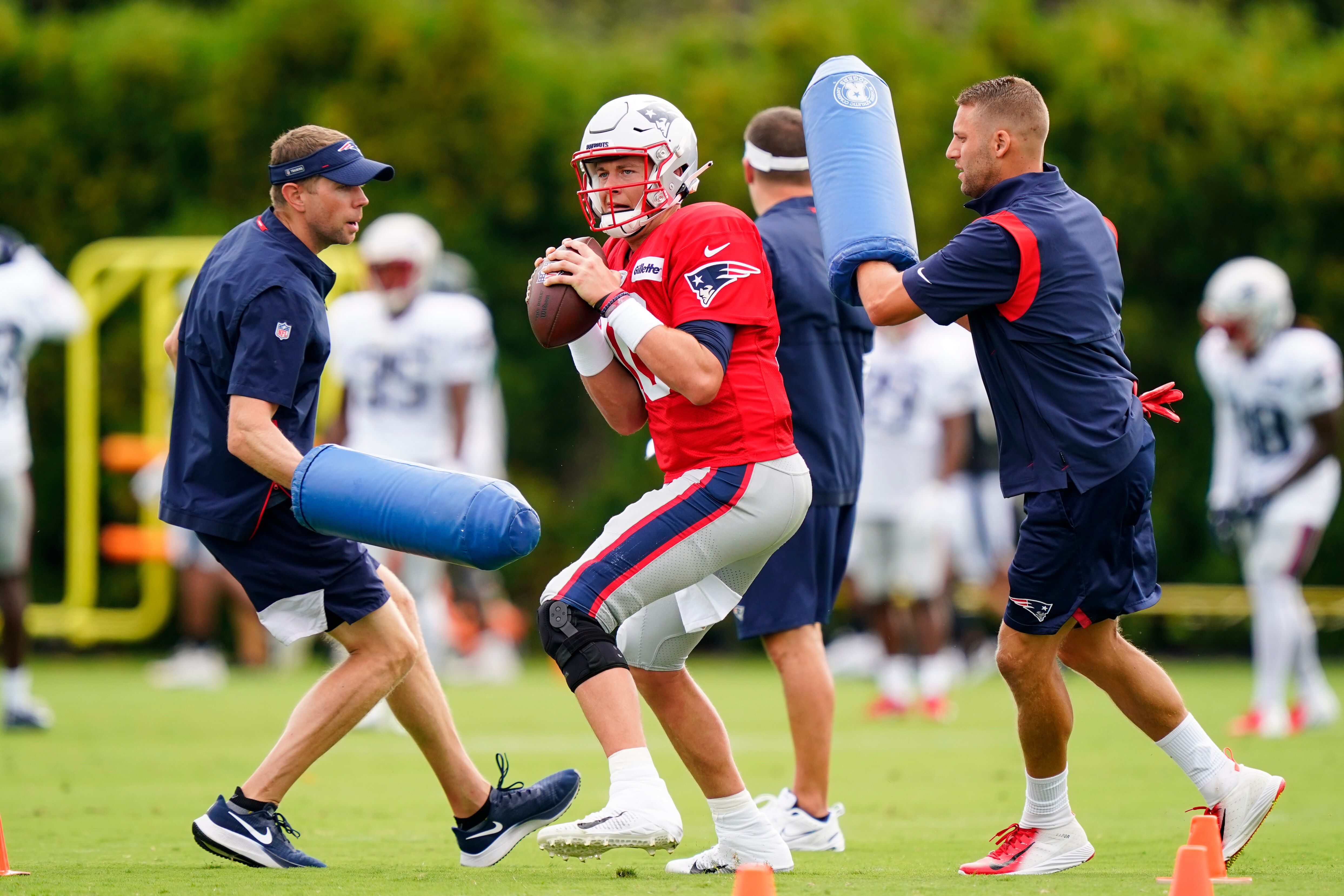 Patriots' Mac Jones Wearing Brace on Left Knee for 'Protective Reasons,' Not Injury News