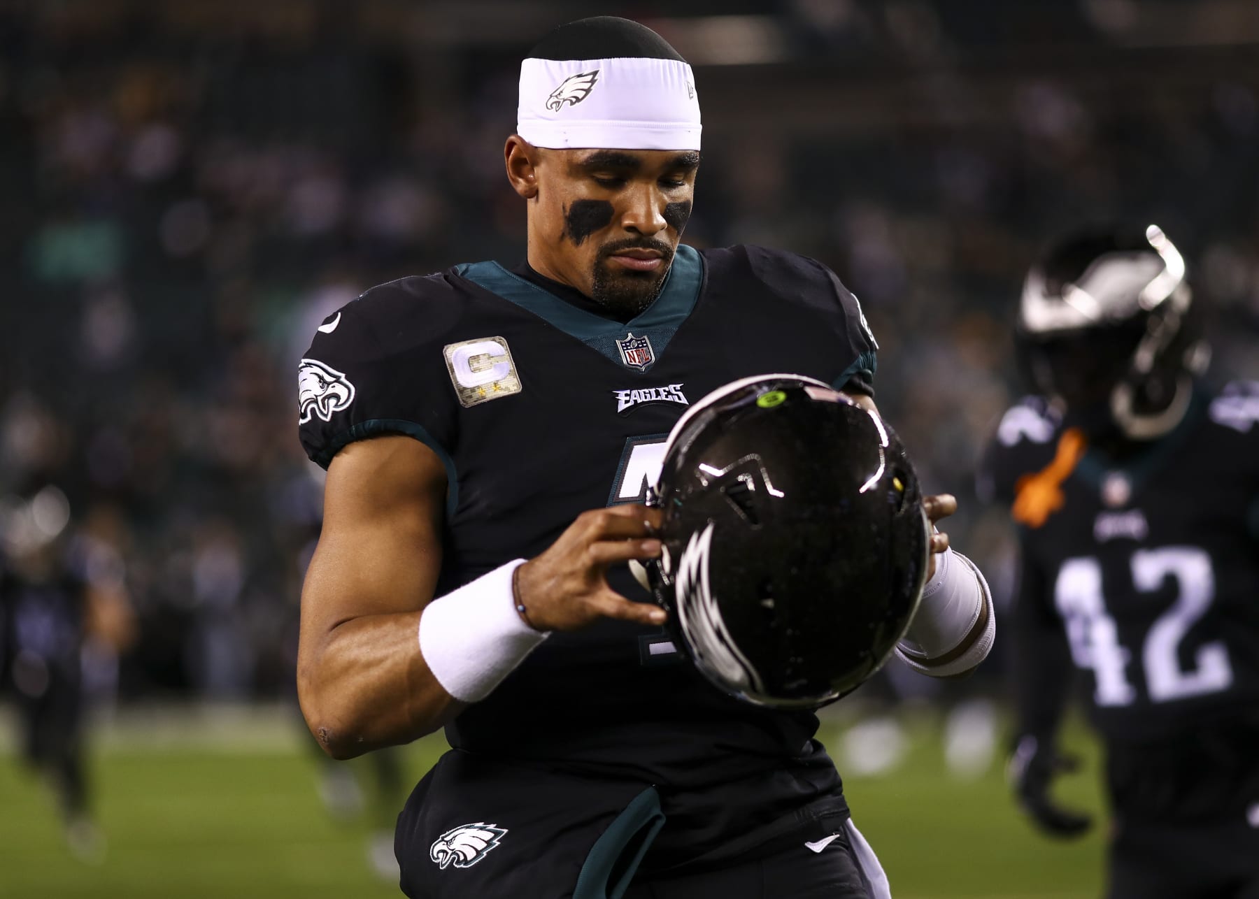 Report: Jalen Hurts Had Ankle Surgery to Remove 'Hardware' Prior to Eagles Contract - Vimarsana News
