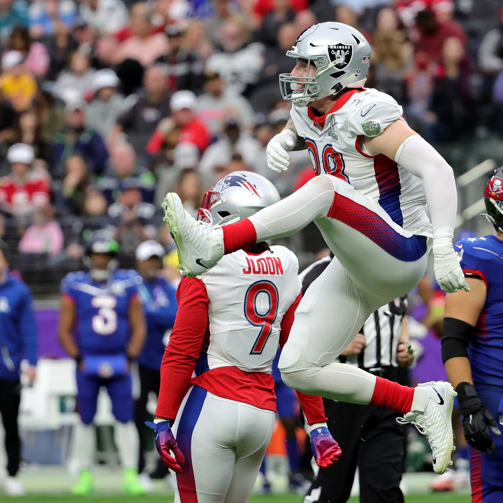 Justin Herbert, Maxx Crosby send AFC to 41-35 win in Pro Bowl's return