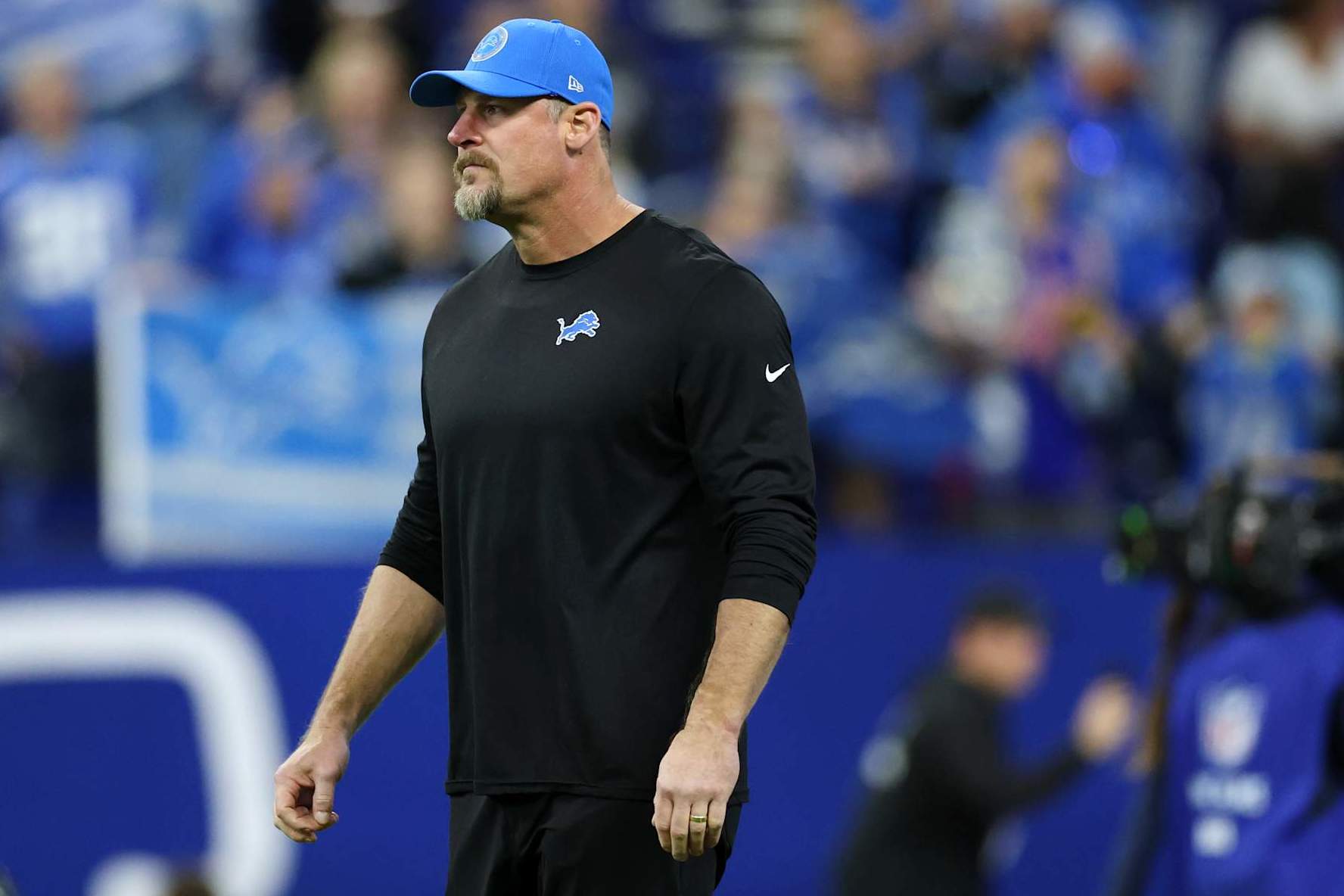 INDIANAPOLIS, INDIANA - NOVEMBER 24: Head coach Dan Campbell of the Detroit Lions looks on prior to a game against the Indianapolis Colts at Lucas Oil Stadium on November 24, 2024 in Indianapolis, Indiana. (Photo by Andy Lyons/Getty Images)
