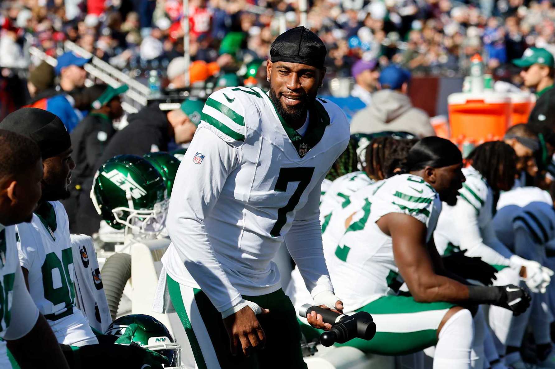 FOXBOROUGH, MA - OCTOBER 27: New York Jets linebacker Haason Reddick (7) before a game between the New England Patriots and the New York Jets on October 27, 2024, at Gillette Stadium in Foxborough, Massachusetts. (Photo by Fred Kfoury III/Icon Sportswire via Getty Images)