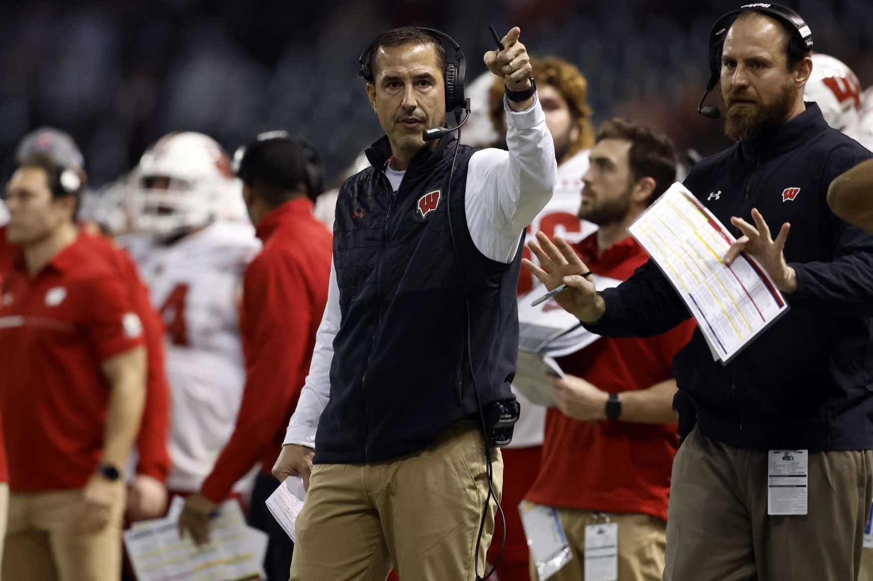 PHOENIX, ARIZONA - DECEMBER 27: Head coach Luke Fickell of the Wisconsin Badgers gestures during the second half of the Guaranteed Rate Bowl against the Oklahoma State Cowboys at Chase Field on December 27, 2022 in Phoenix, Arizona. The Badgers beat the Cowboys 24-17. (Photo by Chris Coduto/Getty Images)