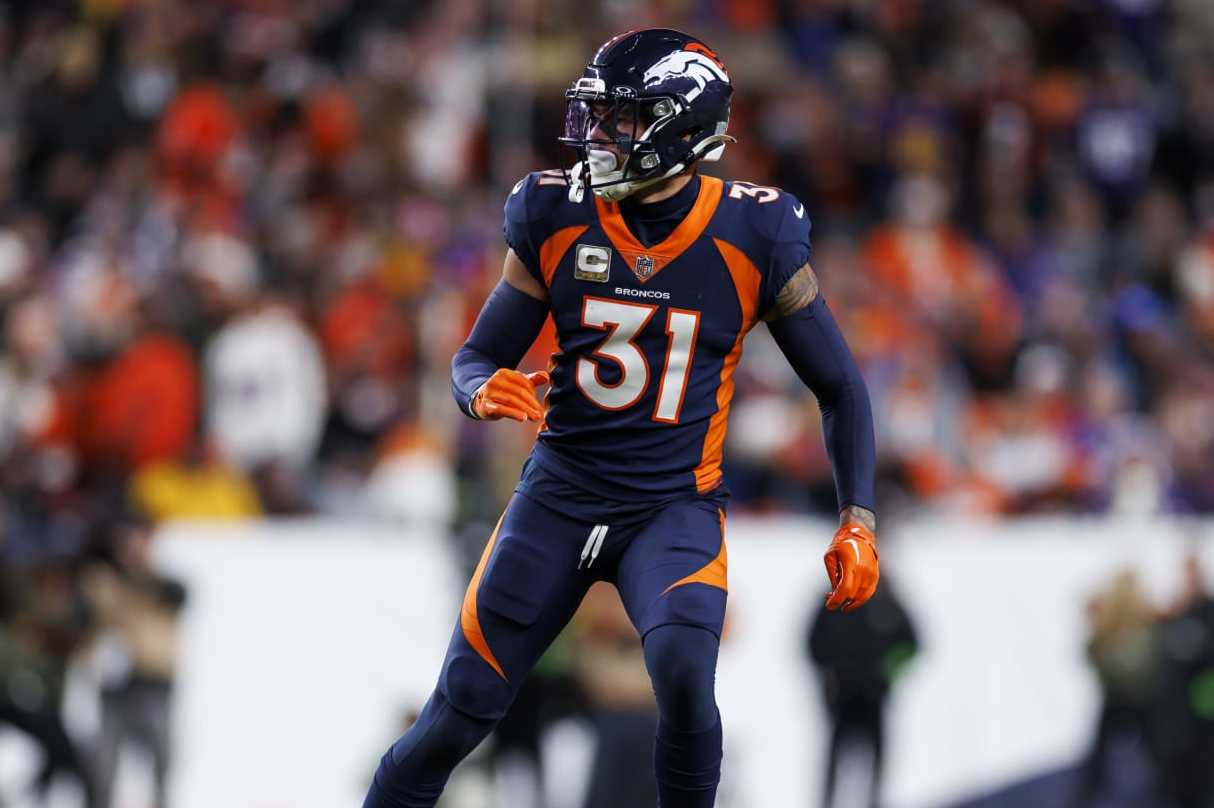 DENVER, COLORADO - NOVEMBER 19: Justin Simmons #31 of the Denver Broncos defends in coverage during an NFL football game against the Minnesota Vikings at Empower Field at Mile High on November 19, 2023 in Denver, Colorado. (Photo by Ryan Kang/Getty Images)