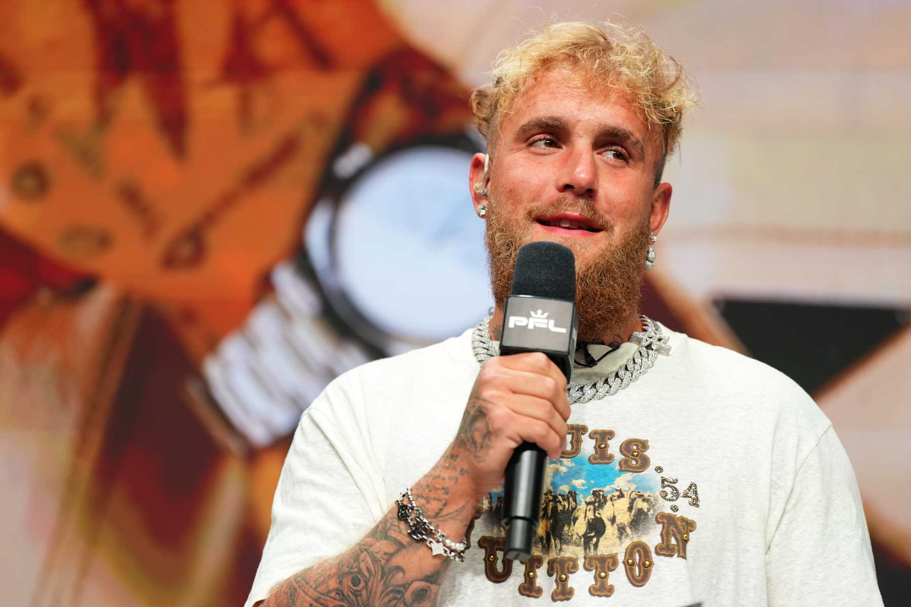 Jake Paul Offers Mike Tyson Extra $5M if He Can Go More Than 4 Rounds in Boxing Fight