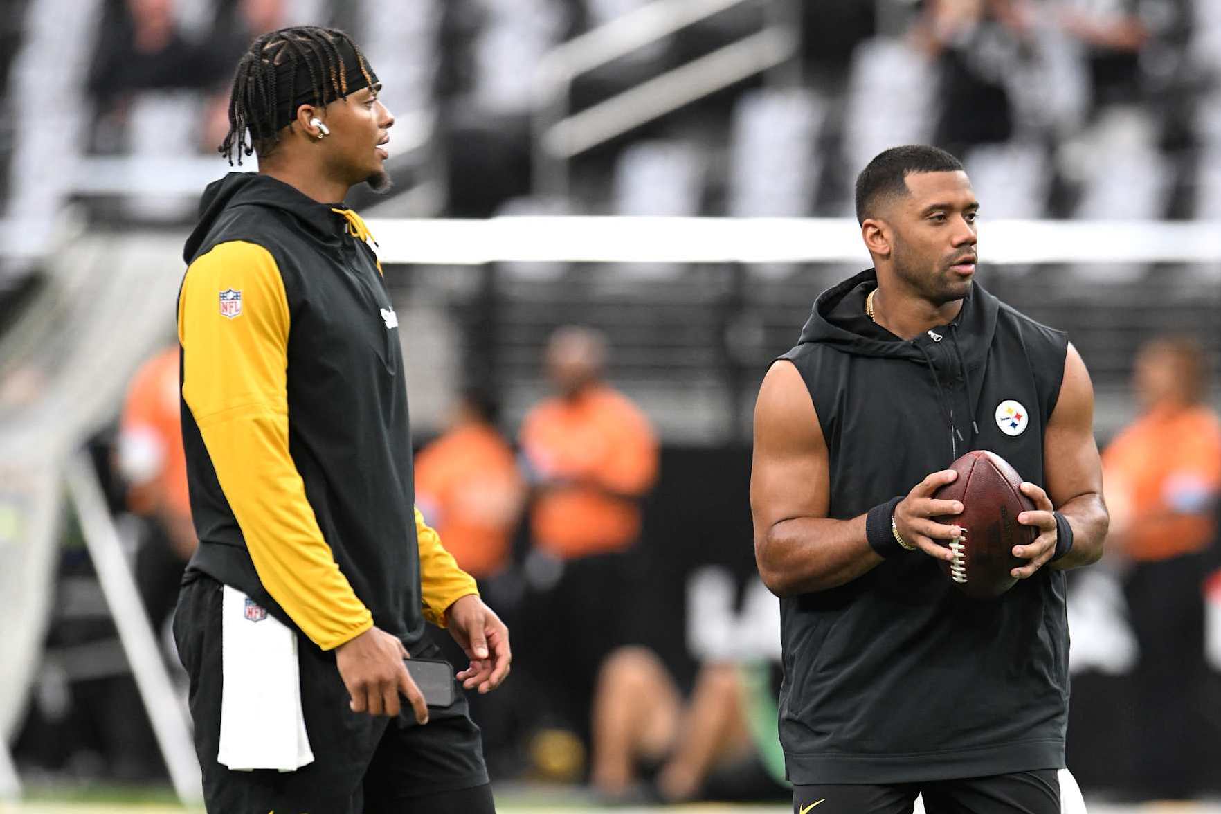 LAS VEGAS, NEVADA - OCTOBER 13: (L-R) Justin Fields #2 and Russell Wilson #3 of the Pittsburgh Steelers warm-up prior to a game against the Las Vegas Raiders at Allegiant Stadium on October 13, 2024 in Las Vegas, Nevada. (Photo by Candice Ward/Getty Images)