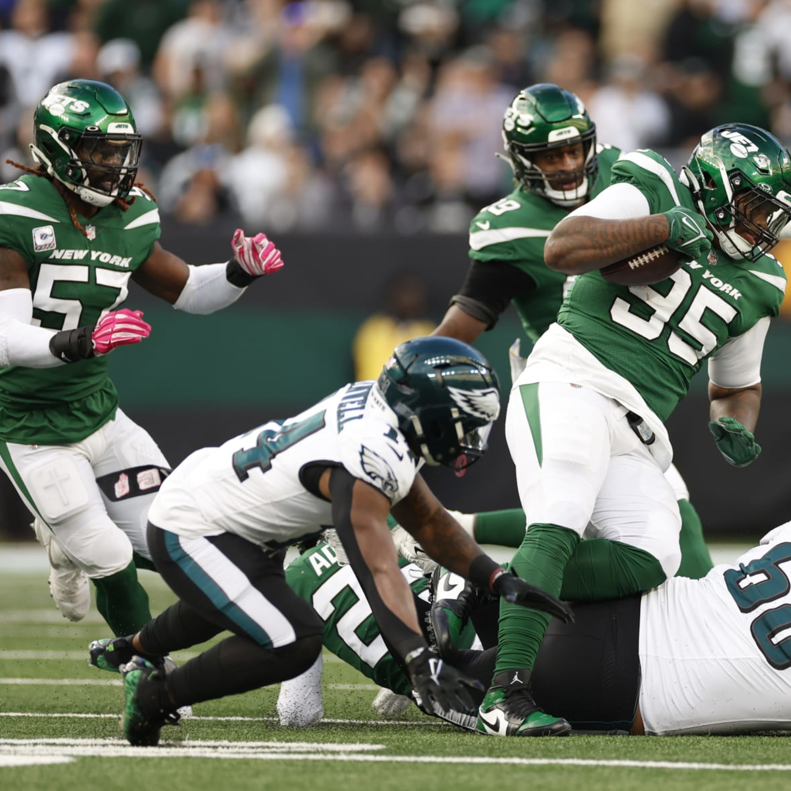 Jets upset Eagles to take down last undefeated team