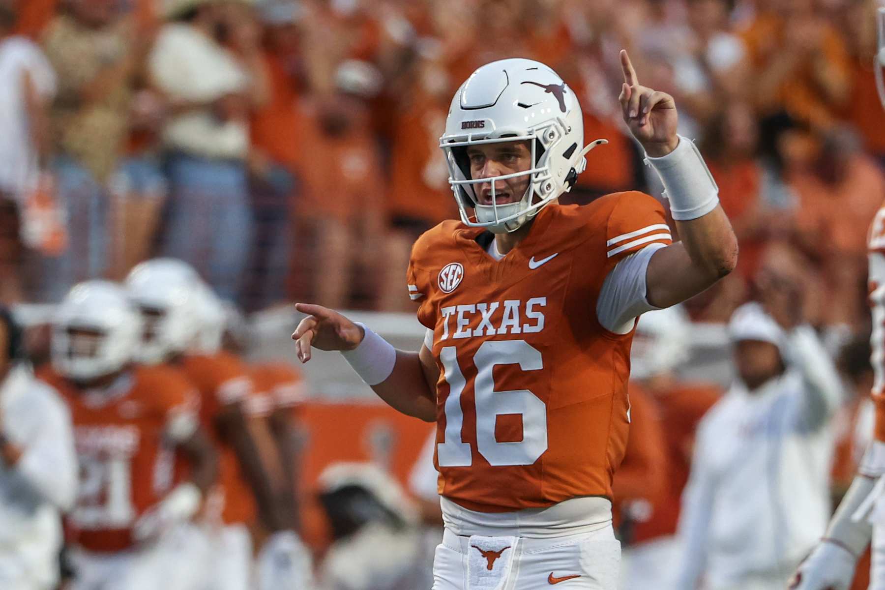 Arch Manning Rates His First Texas Start a ‘C+’ After Stepping in for Injured Quinn Ewers | News, Scores, Highlights, Stats, and Rumors