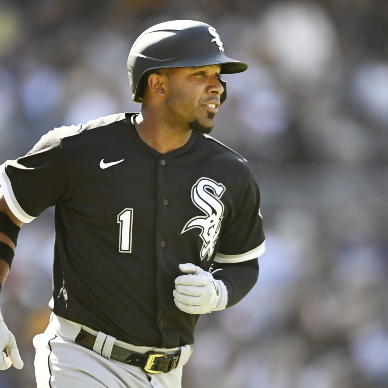 White Sox Re-Sign Free Agent Elvis Andrus, per Reports - Sports Illustrated