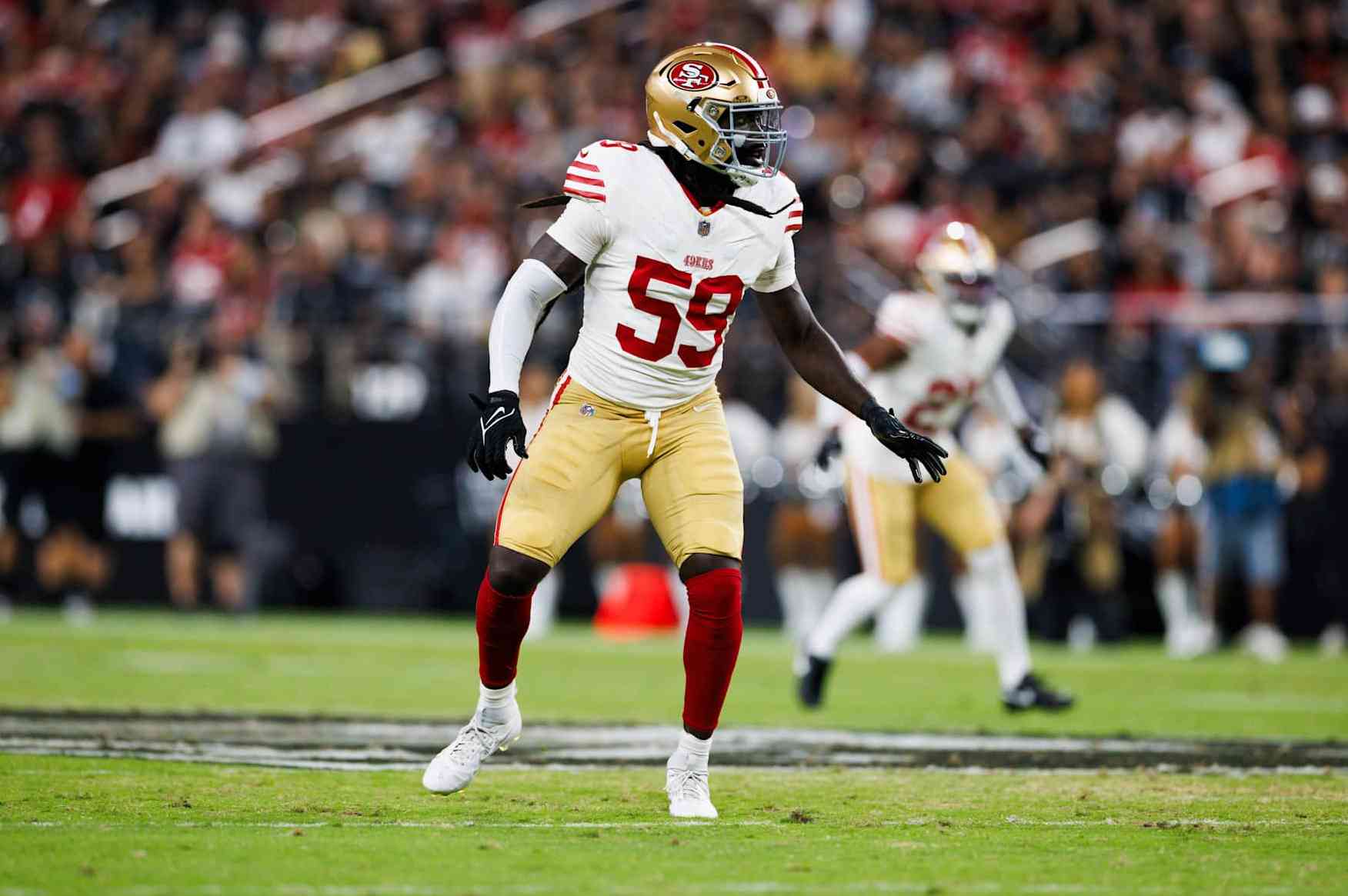 LAS VEGAS, NEVADA - AUGUST 23: De'Vondre Campbell #59 of the San Francisco 49ers defends in coverage during a preseason game against the Las Vegas Raiders at Allegiant Stadium on August 23, 2024 in Las Vegas, Nevada. (Photo by Ric Tapia/Getty Images)