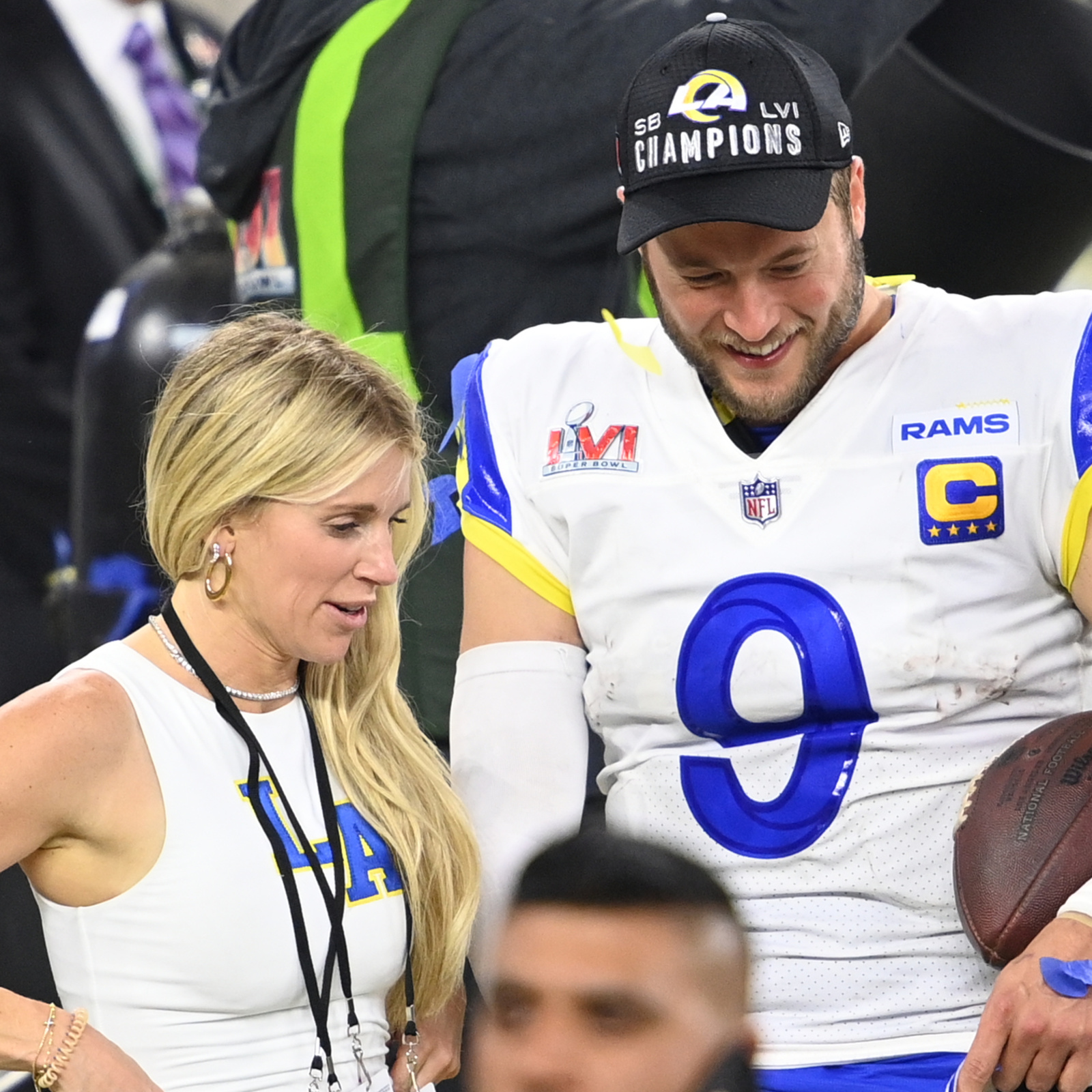 Matthew Stafford & Wife Kelly Address Woman Falling At Rams Parade –  Hollywood Life