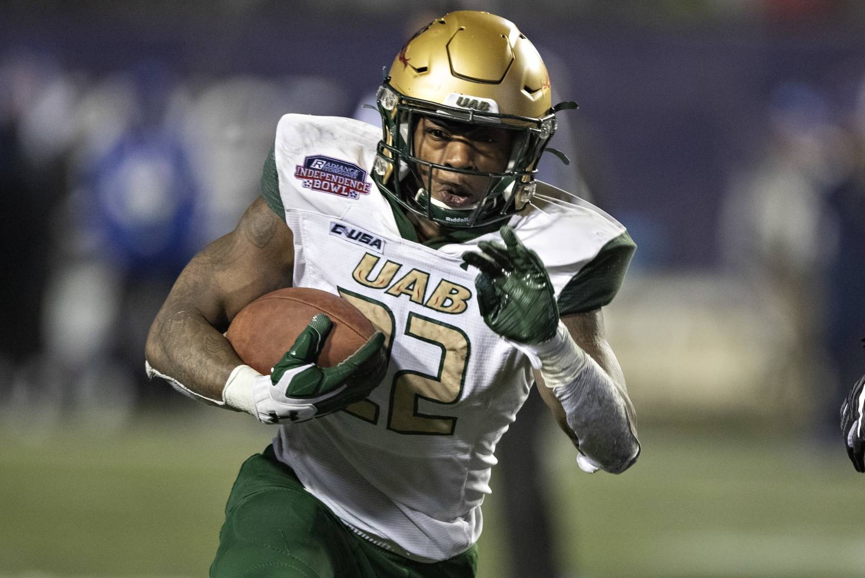 SHREVEPORT, LOUISIANA - DECEMBER 18: DeWayne McBride #22 of the UAB Blazers runs the ball in the second half against the BYU Cougars during the Radiance Technologies Independence Bowl at Independence Stadium on December 18, 2021 in Shreveport, Louisiana. The Blazers defeated the Cougars 31-28. (Photo by Wesley Hitt/Getty Images)