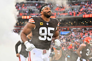Myles Garrett Requests Trade from Browns with 'Ultimate Goal of Winning a Super Bowl'