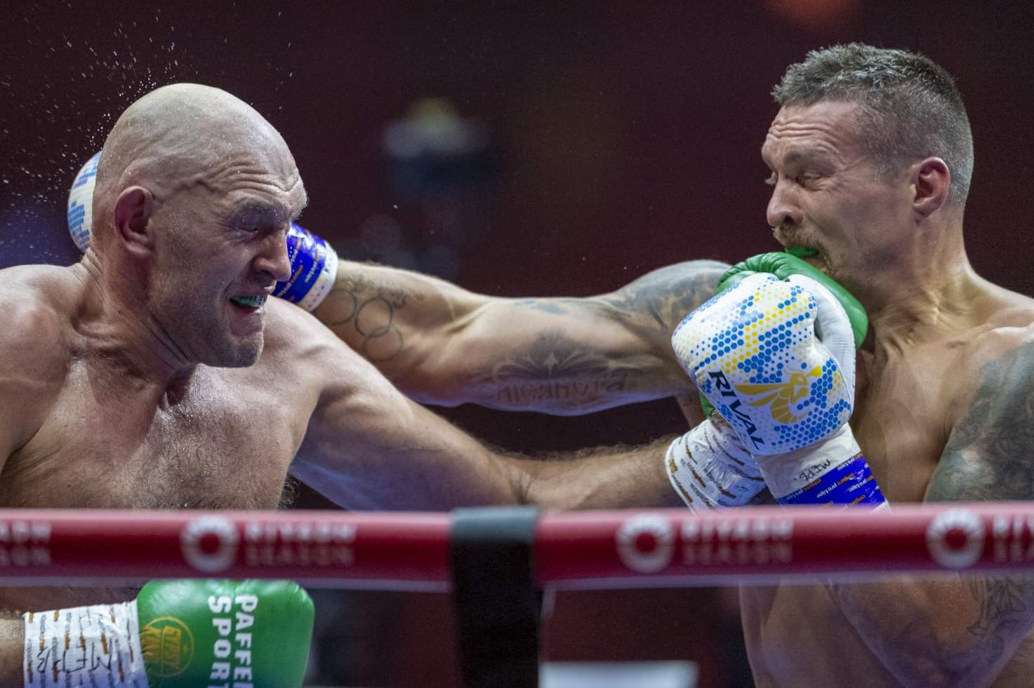 RIYADH, SAUDI ARABIA - MAY 19: Oleksandr Usyk (R) of Ukraine arrives to compete against Tyson Fury (L) of United Kingdom during heavyweight boxing world championship fight at Kingdom Arena in Riyadh, Saudi Arabia on May 19, 2024. (Photo by Mohammed Saad/Anadolu via Getty Images)
