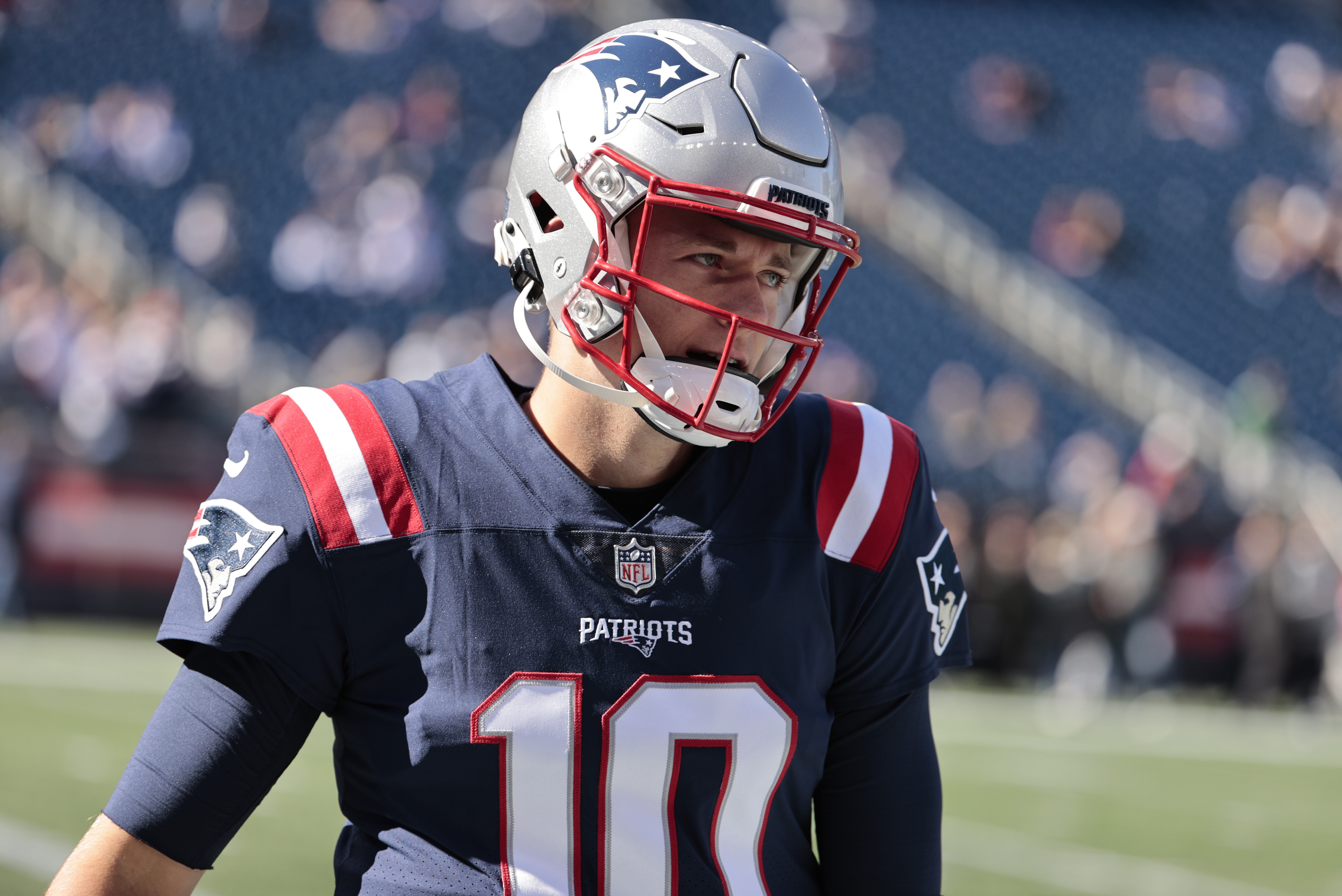 Mac Jones injury update: Patriots QB dealing with back injury after loss to  Dolphins