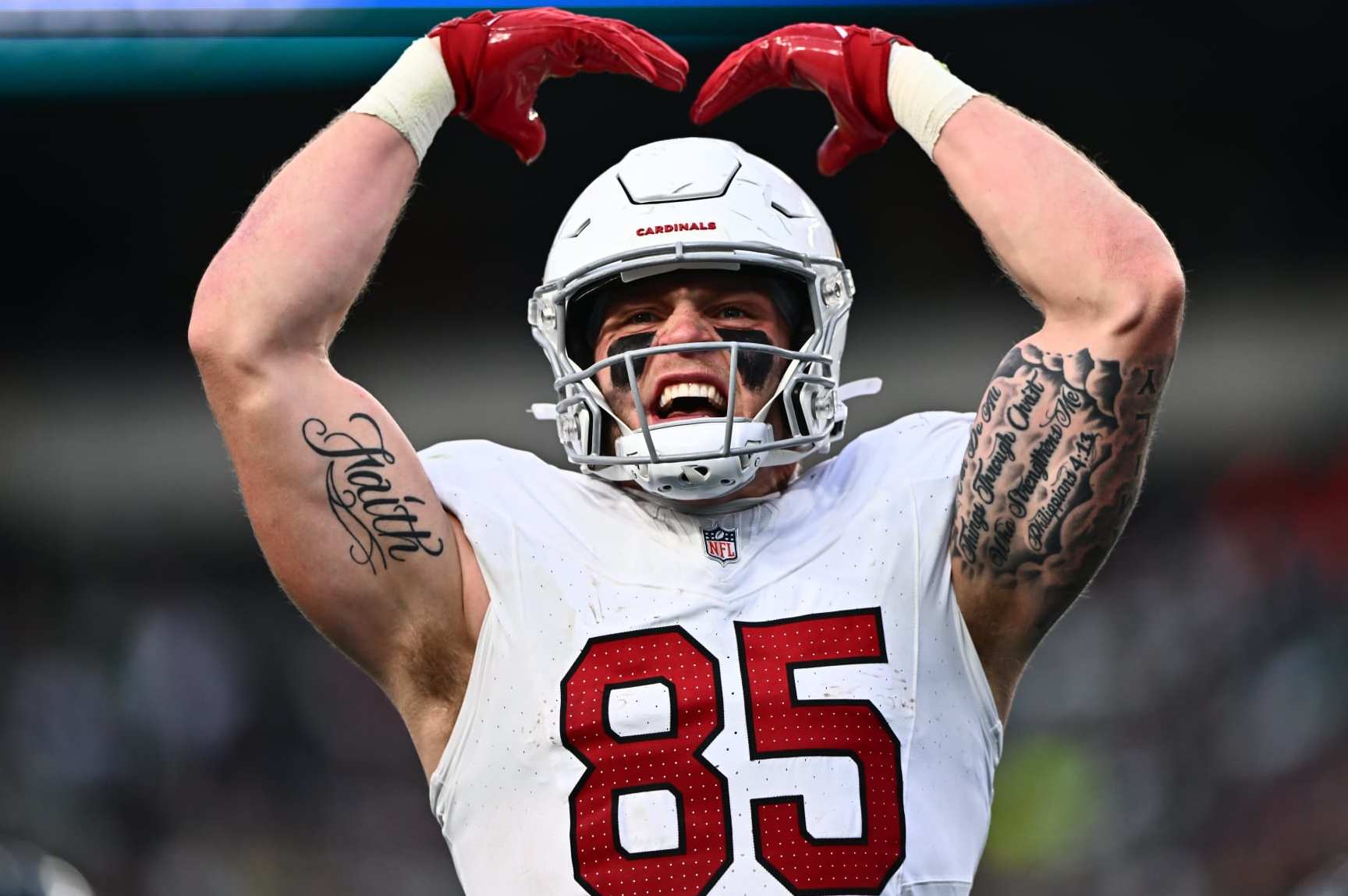 PHILADELPHIA, PA - DECEMBER 31: Arizona Cardinals Tight End Trey McBride (85) celebrates a touchdown in the second half during the game between the Arizona Cardinals and Philadelphia Eagles on December 31, 2023 at Lincoln Financial Field in Philadelphia, PA. (Photo by Kyle Ross/Icon Sportswire via Getty Images)