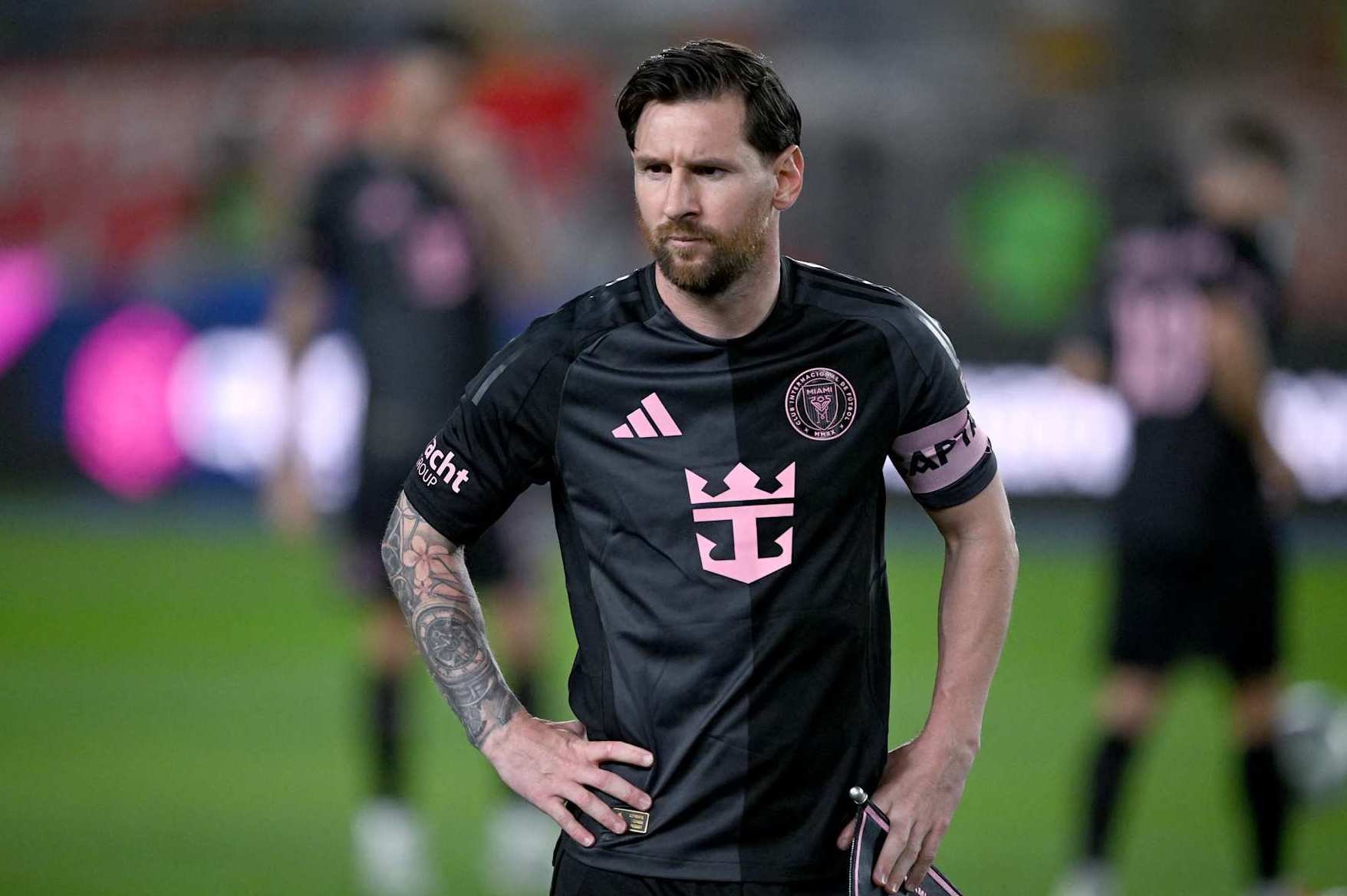 Inter Miami Argentine forward #10 Lionel Messi warms up before the friendly football match between Peru's Universitario and US' Inter Miami at Monumental U stadium in Lima on January 29, 2025. (Photo by ERNESTO BENAVIDES / AFP) (Photo by ERNESTO BENAVIDES/AFP via Getty Images)