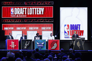 NBA Rumors: Hornets, Blazers, Rockets, Pistons Candidates to Trade Down to 'Win-Now'