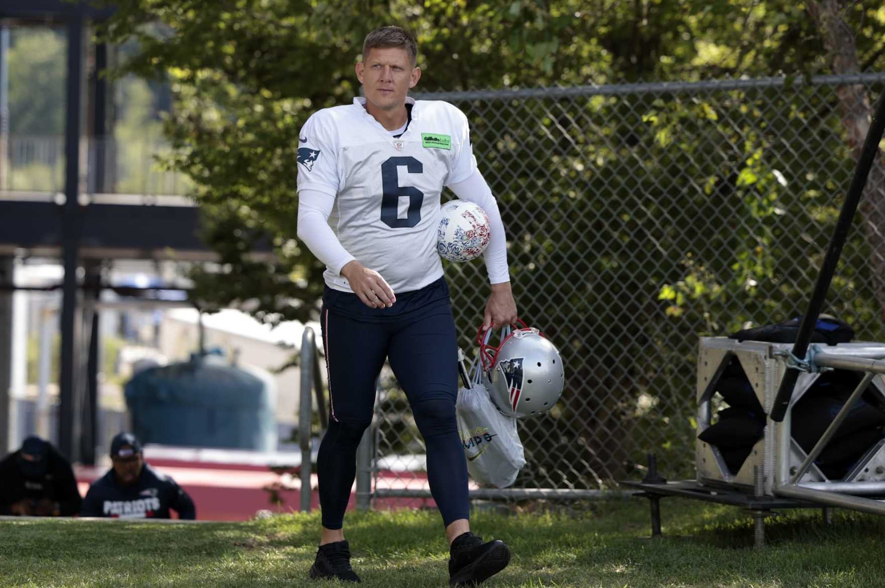 Patriots trade kicker Nick Folk to Titans for draft pick - The