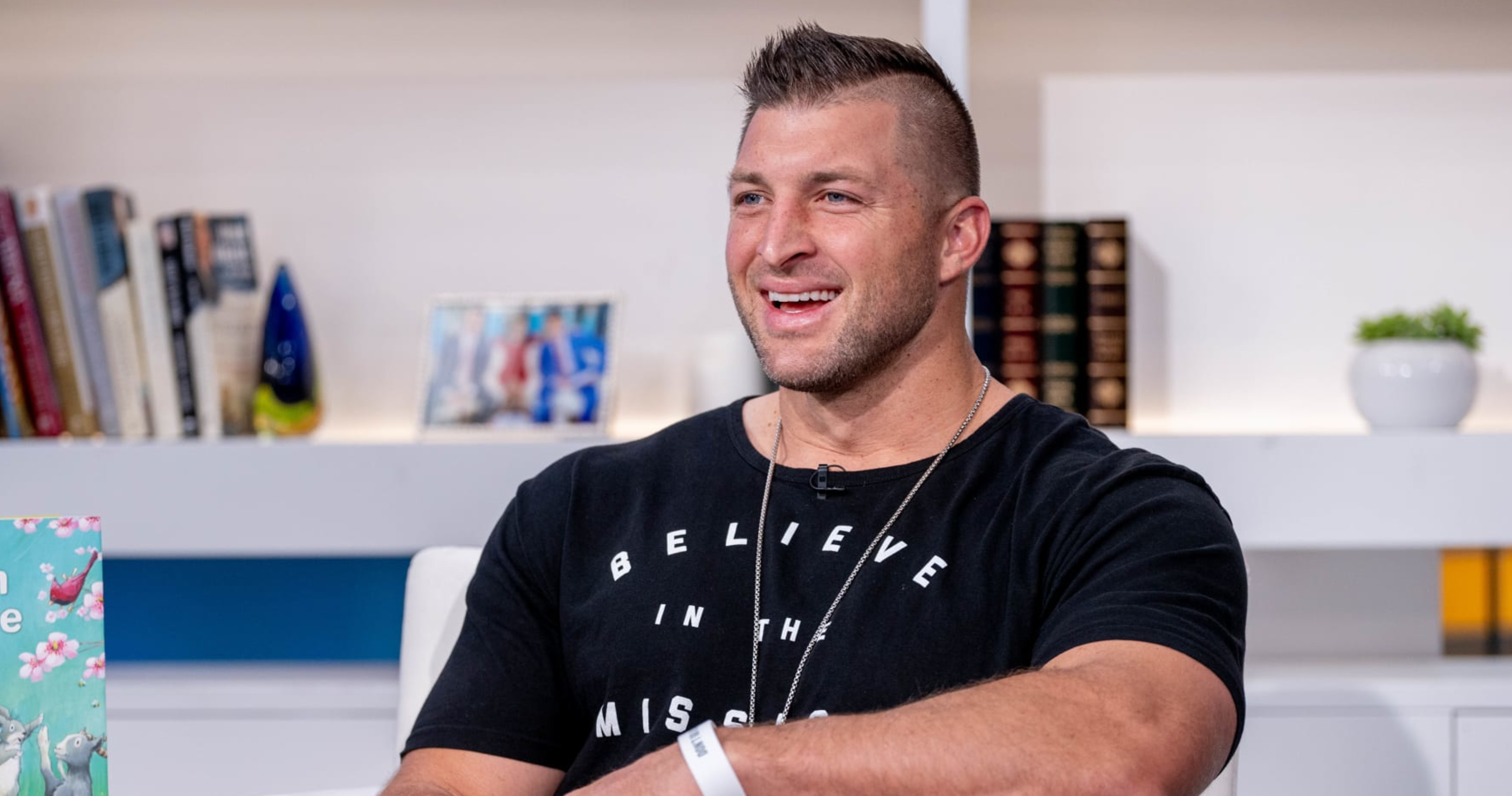 Tim Tebow praises college football stars' charitable efforts, recalls  'really special memory'