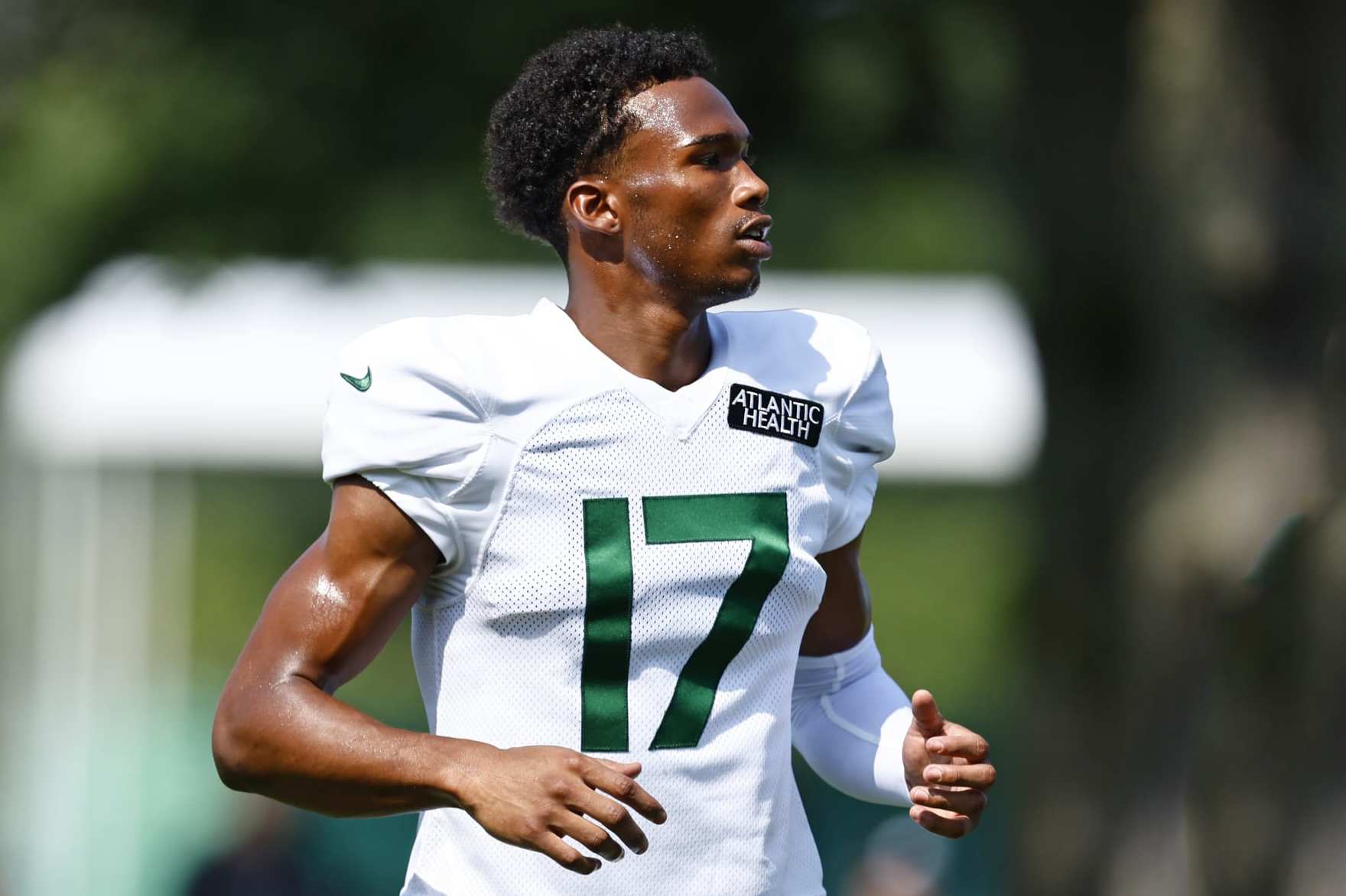 FLORHAM PARK, NEW JERSEY - JULY 26: Wide receiver Garrett Wilson #17 of the New York Jets works out during training camp at Atlantic Health Jets Training Center on July 26, 2023 in Florham Park, New Jersey. (Photo by Rich Schultz/Getty Images)