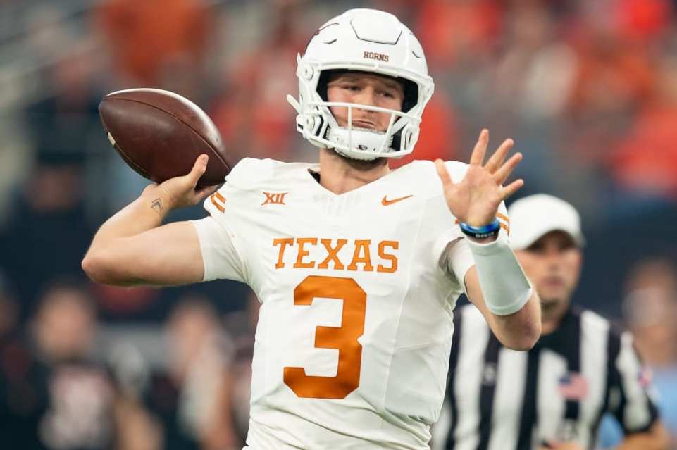 ARLINGTON, TX - DECEMBER 02: Texas Longhorns quarterback Quinn Ewers (3) throws a touchdown during the Big 12 Championship game between the Texas Longhorns and the Oklahoma State Cowboys on December 02, 2023 at AT&T Stadium in Arlington, TX. (Photo by Chris Leduc/Icon Sportswire via Getty Images)