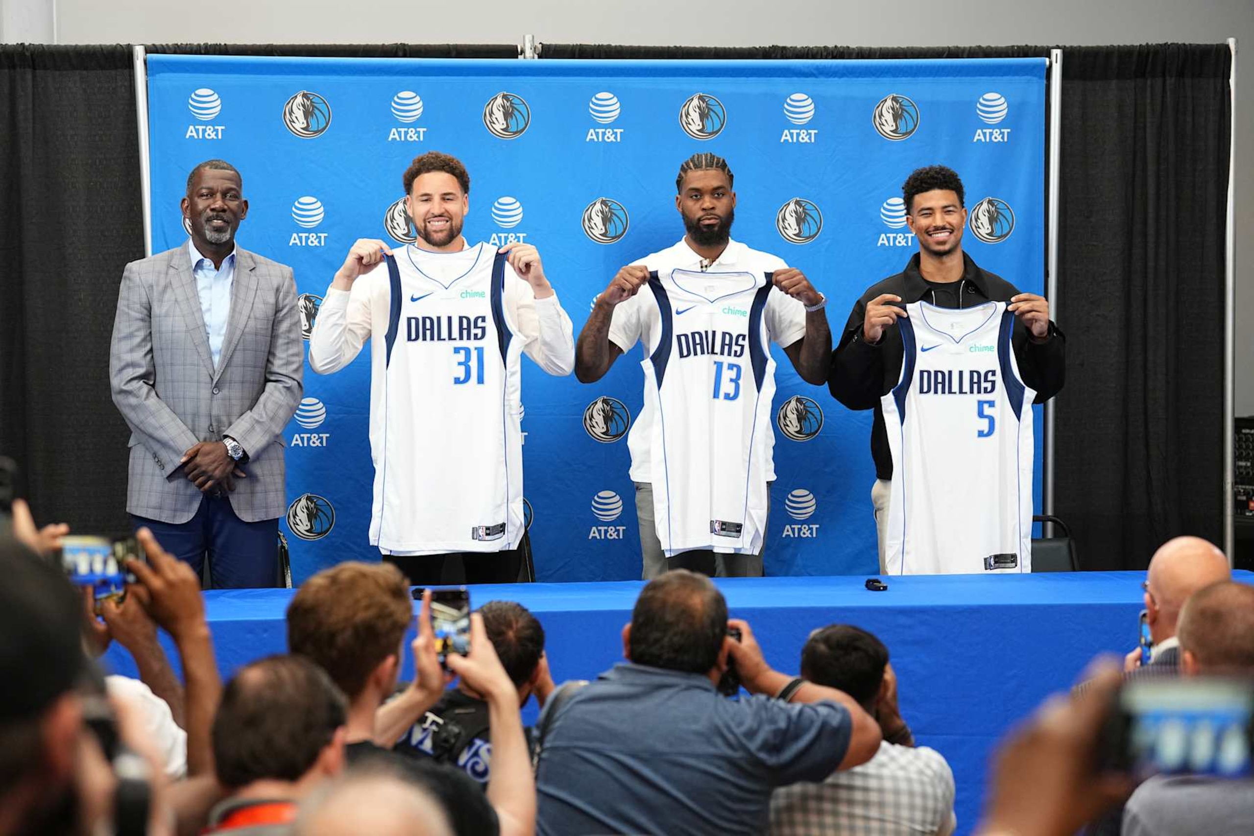 DALLAS TX - JULY 9: The Dallas Mavericks introduce Klay Thompson #31 , Quentin Grimes #5 and Naji Marshall #13 during a press conference on July 9, 2024 at American Airlines Arena in Dallas Texas. NOTE TO USER: User expressly acknowledges and agrees that, by downloading and or using this photograph, user is consenting to the terms and conditions of the Getty Images License Agreement. Mandatory Copyright Notice: Copyright 2024 NBAE (Photos by Glenn James/NBAE via Getty Images)