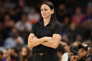 Sandy Brondello, Mercury Mutually Part Ways After 2021 WNBA Finals Appearance