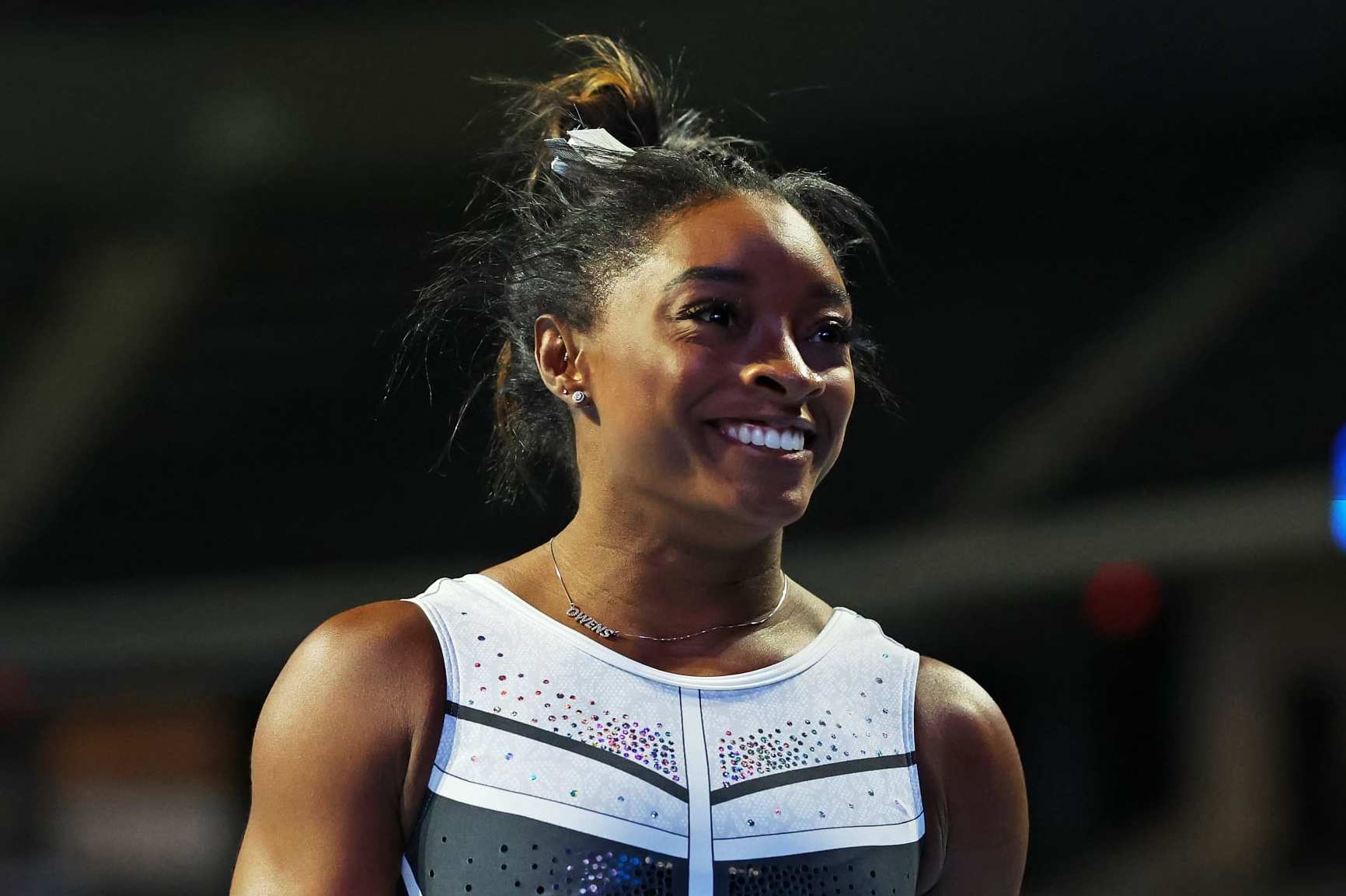 HOFFMAN ESTATES, ILLINOIS - AUGUST 05: Simone Biles warms up prior to the Core Hydration Classic at Now Arena on August 05, 2023 in Hoffman Estates, Illinois. (Photo by Stacy Revere/Getty Images)