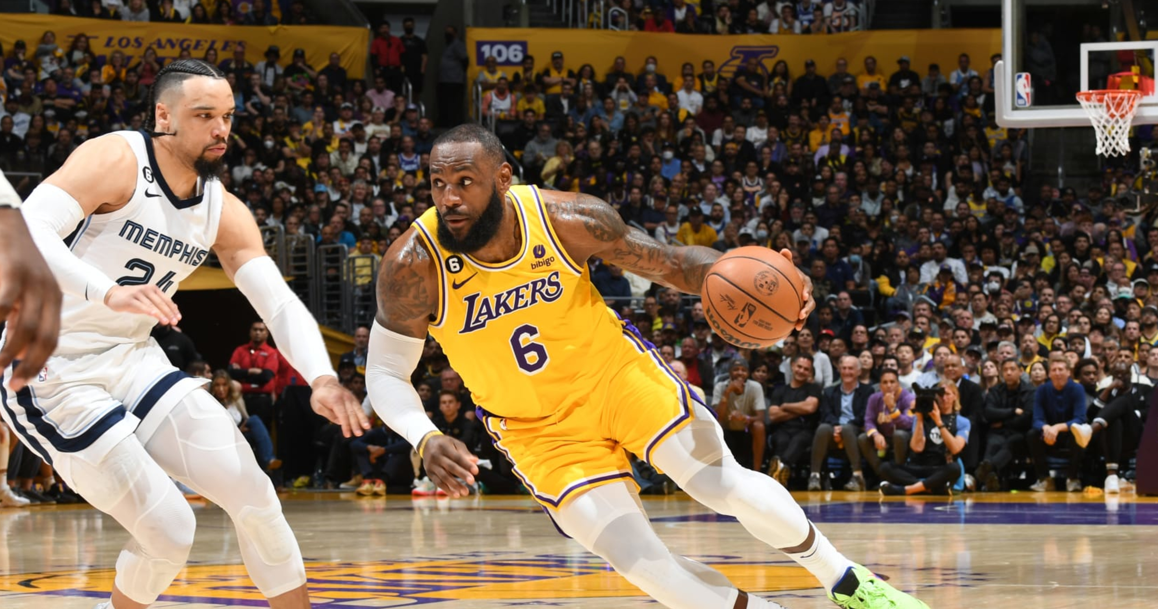 'KingSized' LeBron James Game Thrills Twitter as Lakers Top Dillon